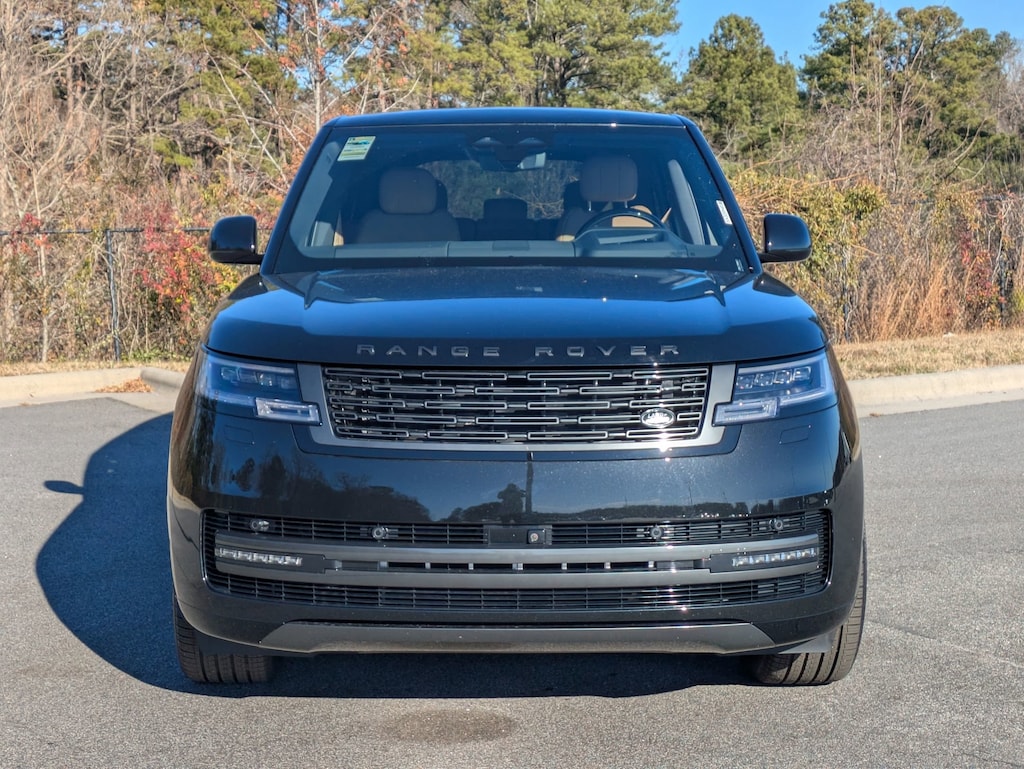 New 2025 Land Rover Range Rover SE SUV