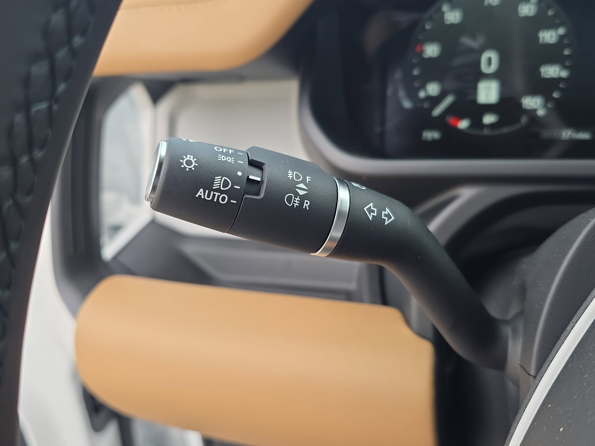 2026 Land Rover Defender X-Dynamic SE - Photo 27