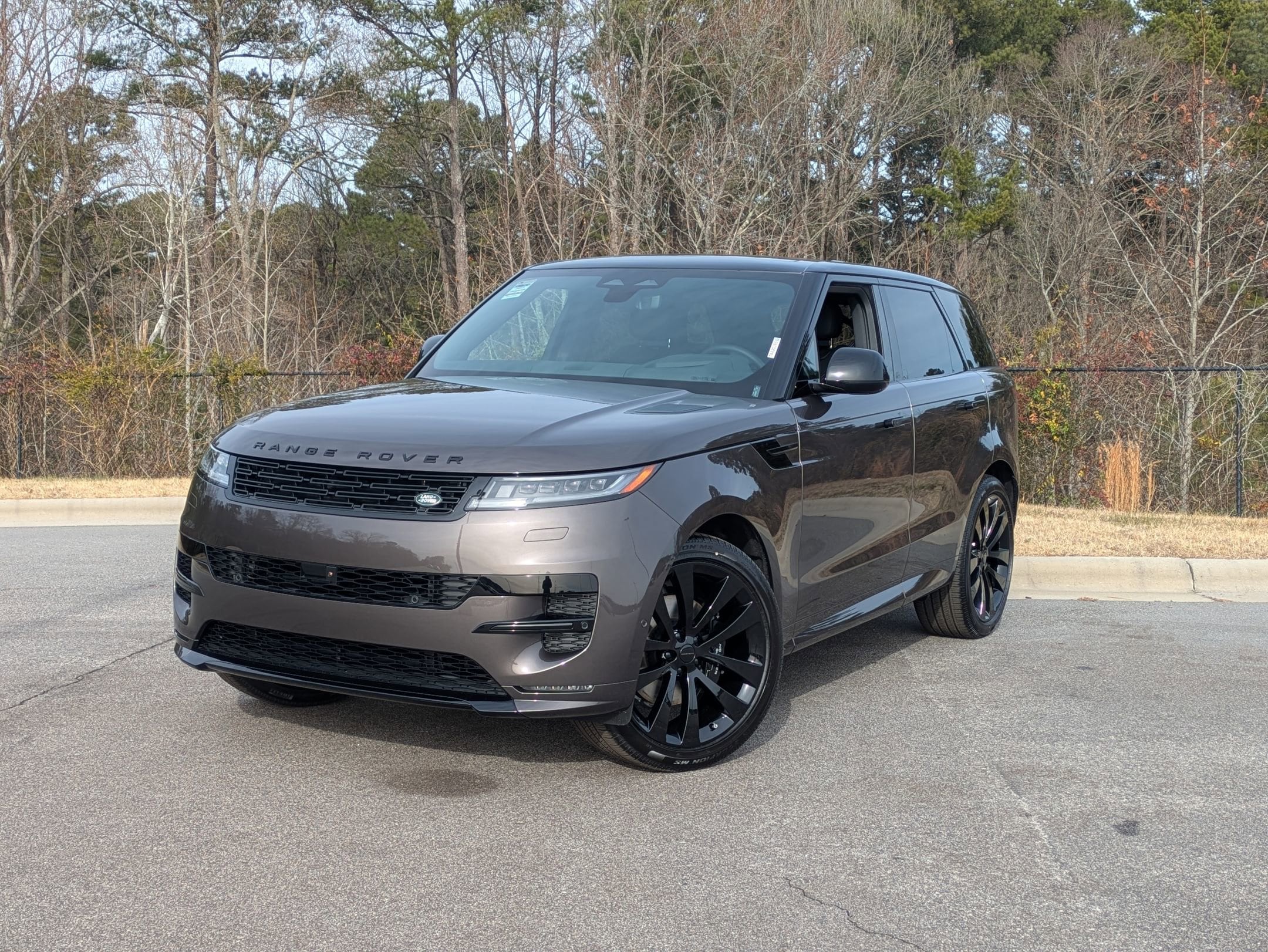 2026 Land Rover Range Rover Sport Dynamic SE's photo