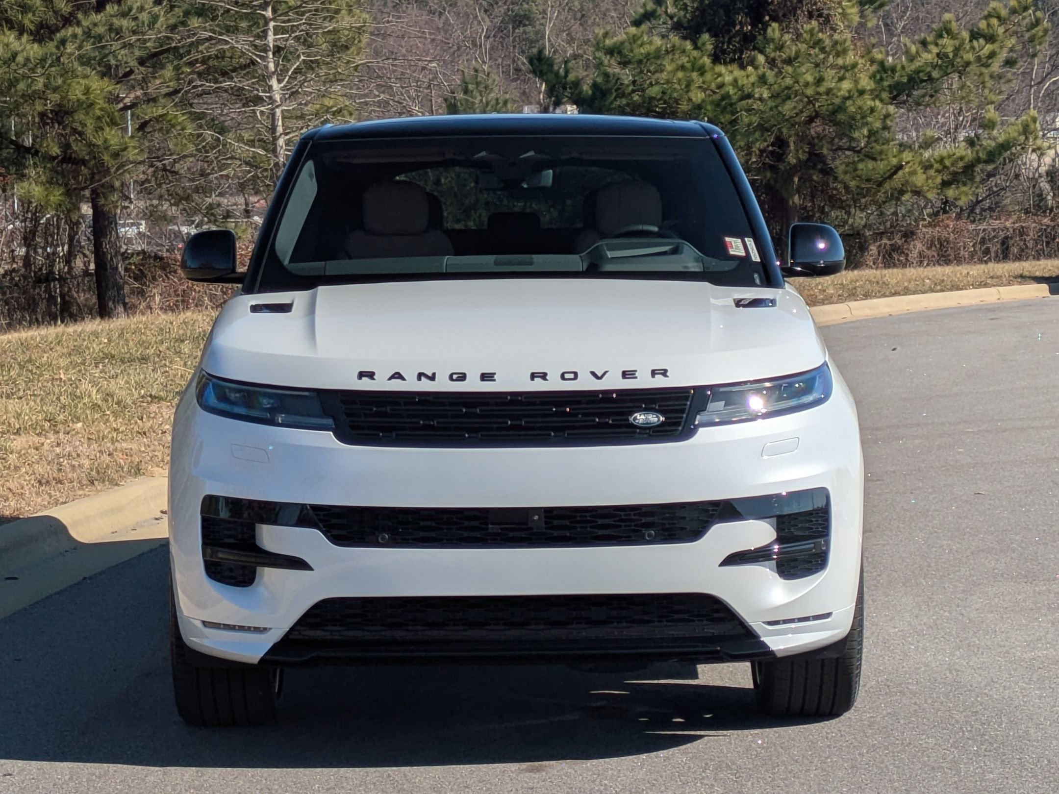 2025 Land Rover Range Rover Sport SE photo 2