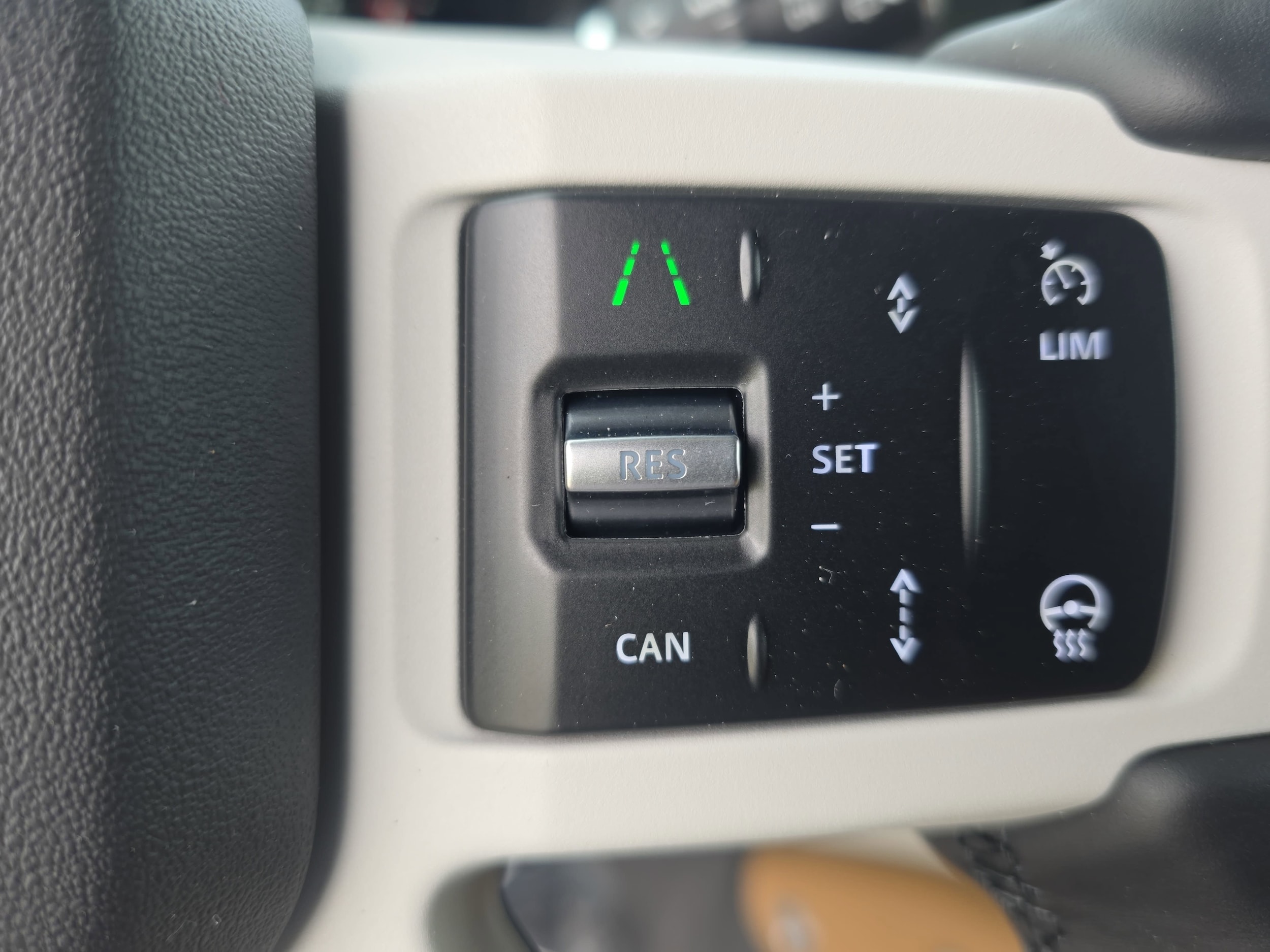 2026 Land Rover Defender X-Dynamic SE - Photo 19