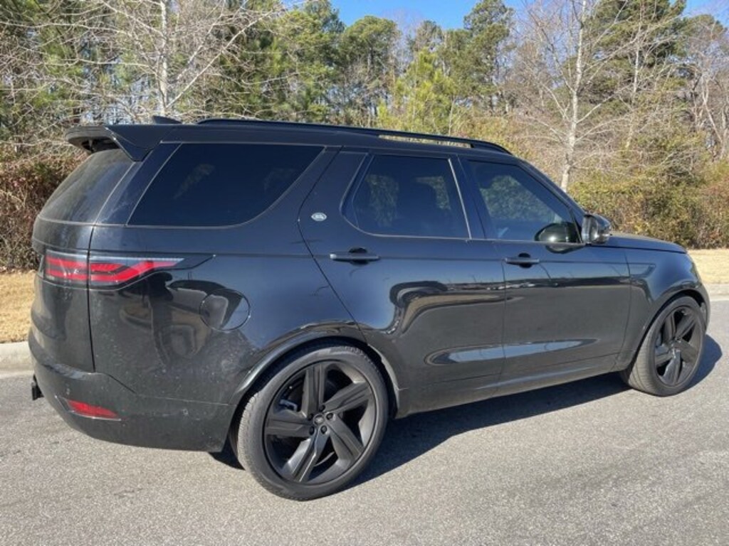 Used 2024 Land Rover Discovery Dynamic SE SUV