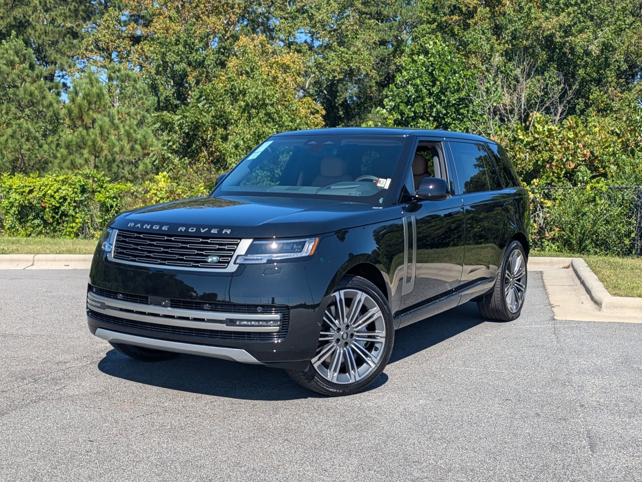 2025 Land Rover Range Rover SE