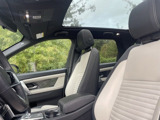 2022 Land Rover Discovery Sport SE R-Dynamic photo 2