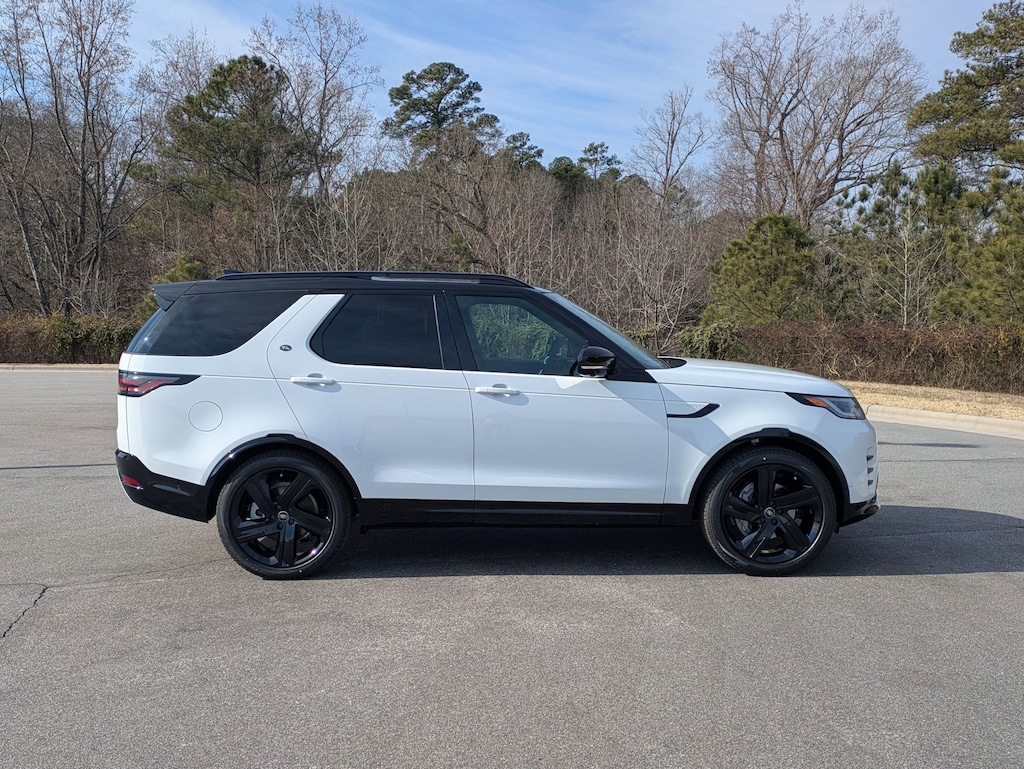 New 2026 Land Rover Discovery Dynamic SE SUV