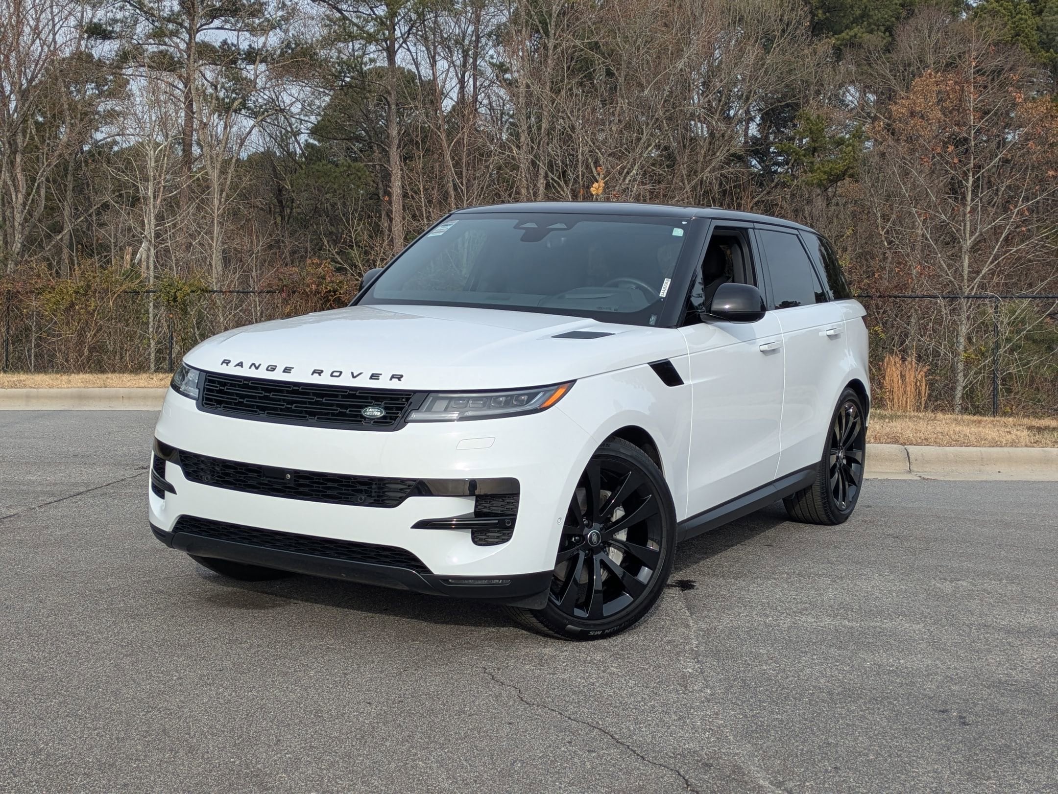 2025 Land Rover Range Rover Sport SE's photo