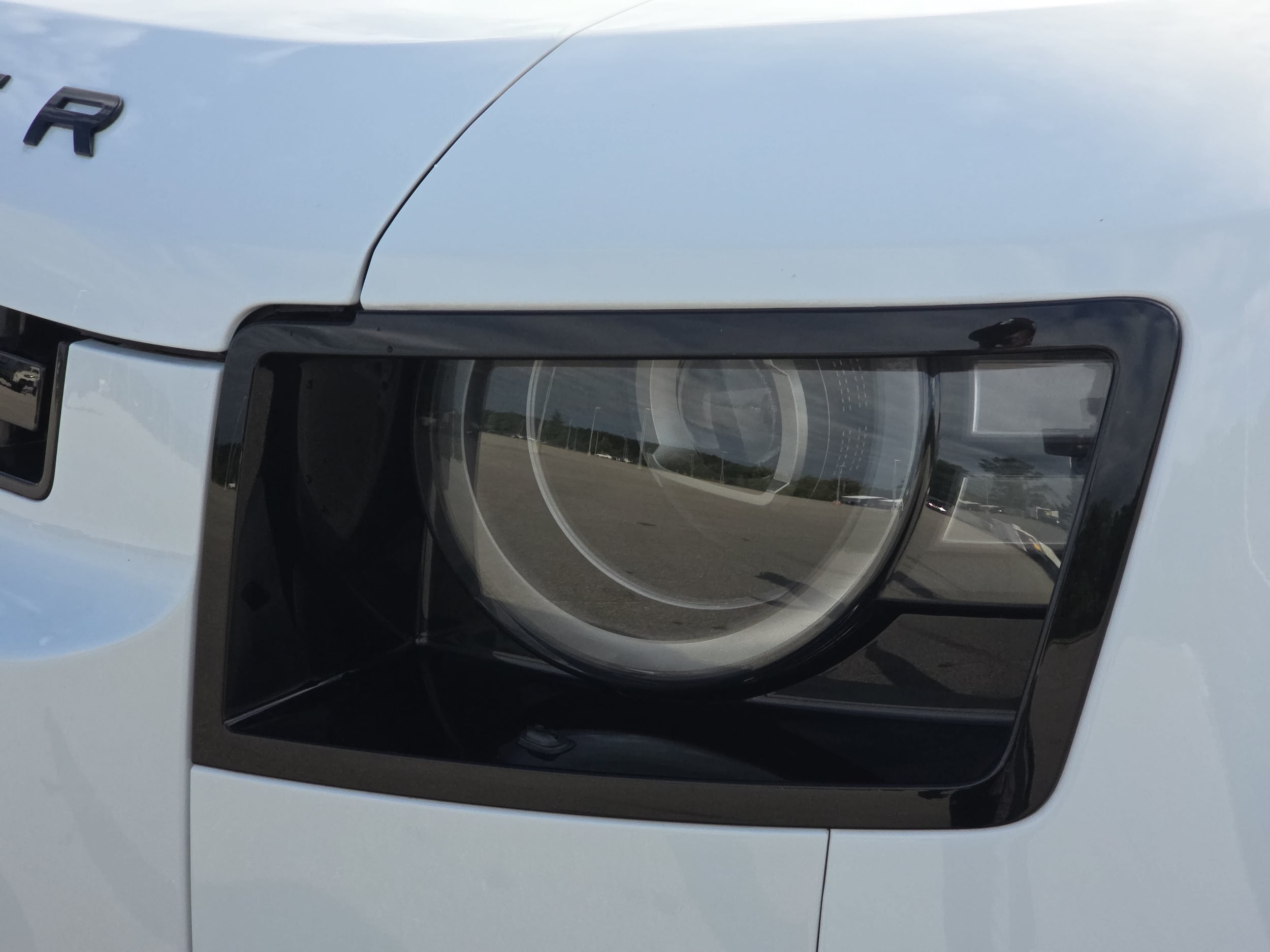 2026 Land Rover Defender X-Dynamic SE - Photo 32