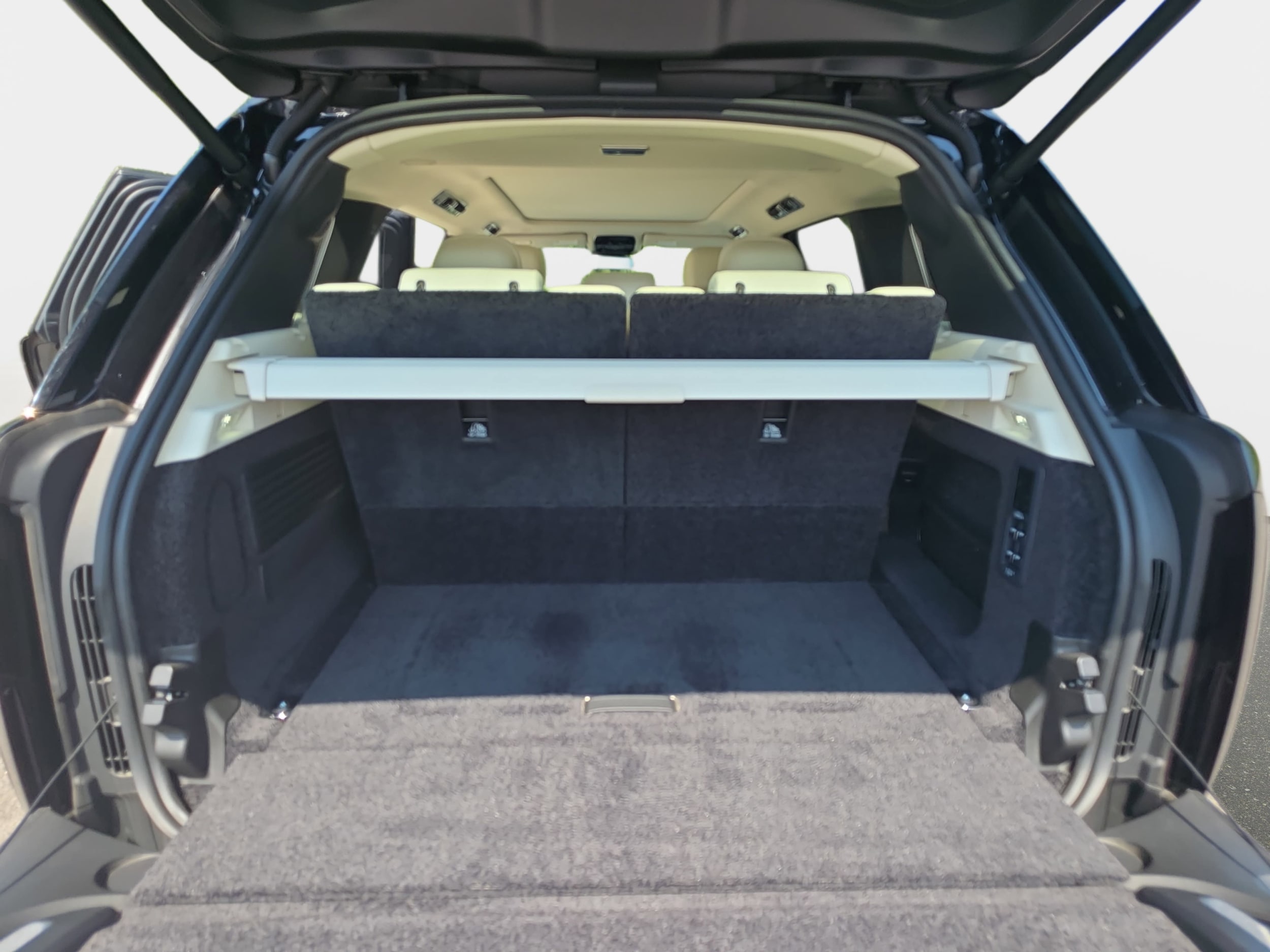 2026 Land Rover Range Rover SE - Photo 13