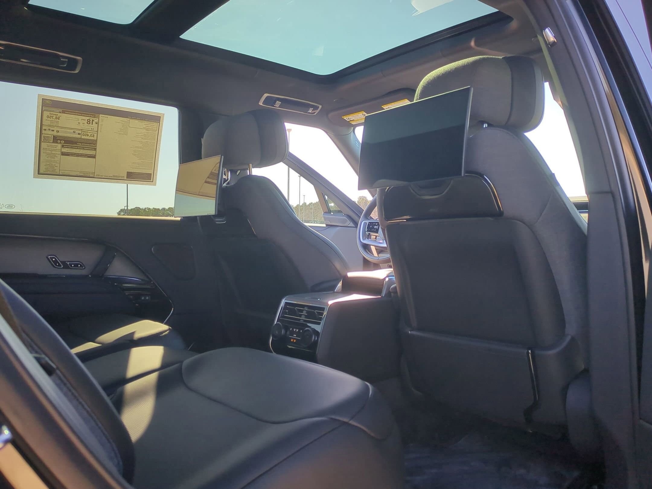 2026 Land Rover Range Rover SV - Photo 22