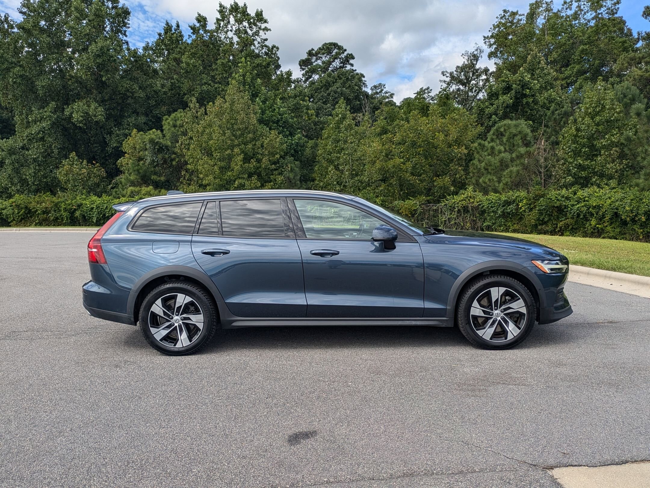2020 Volvo V60 Cross Country T5 photo 3