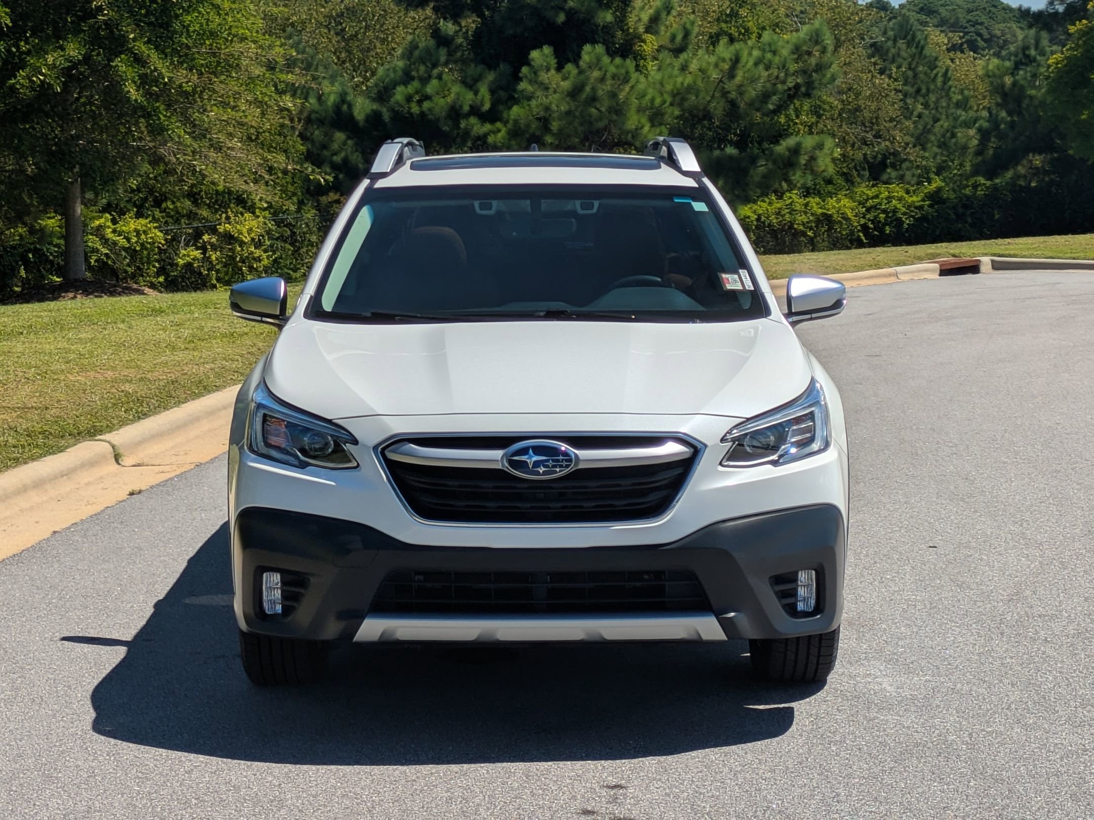 2022 Subaru Outback Touring photo 2