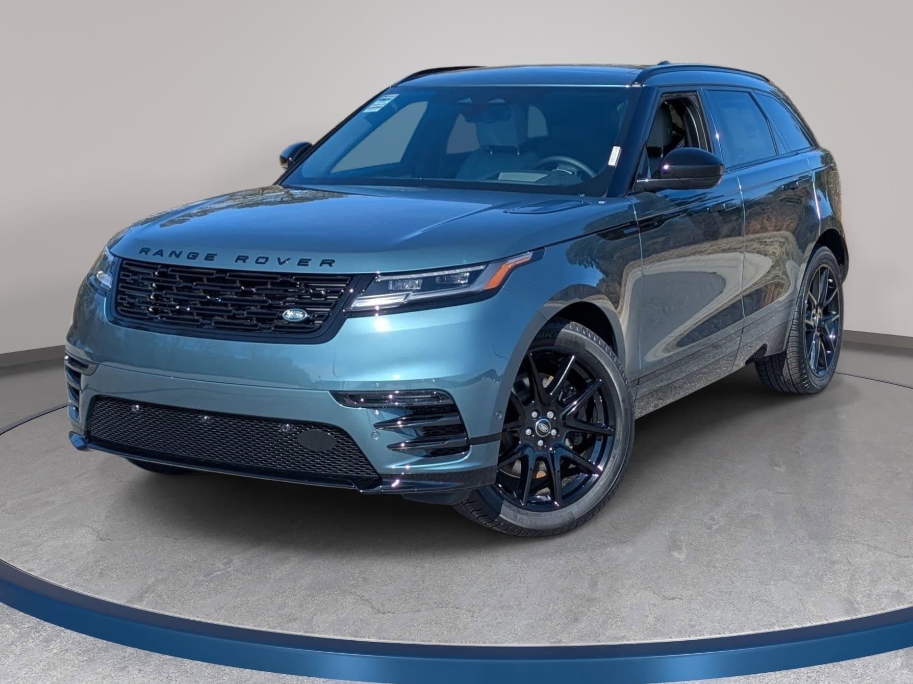 2026 Land Rover Range Rover Velar Dynamic SE