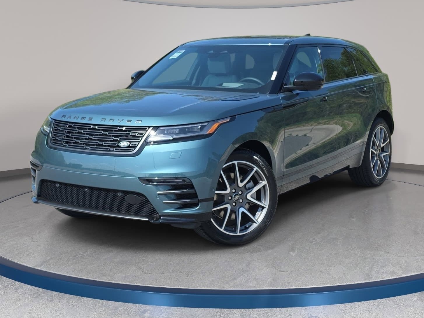 2026 Land Rover Range Rover Velar P250 Dynamic SE's photo