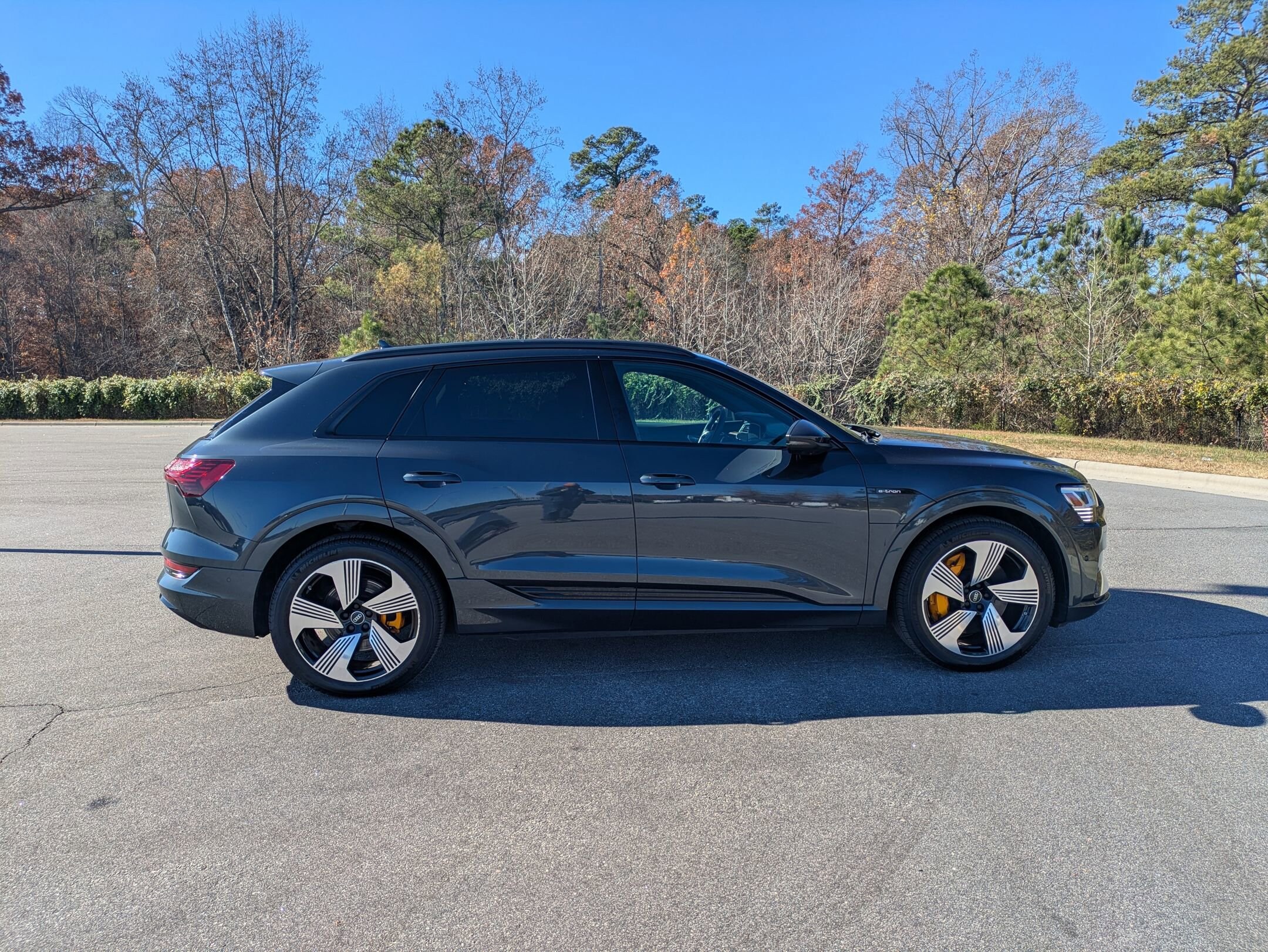 2022 Audi e-tron Premium Plus photo 4