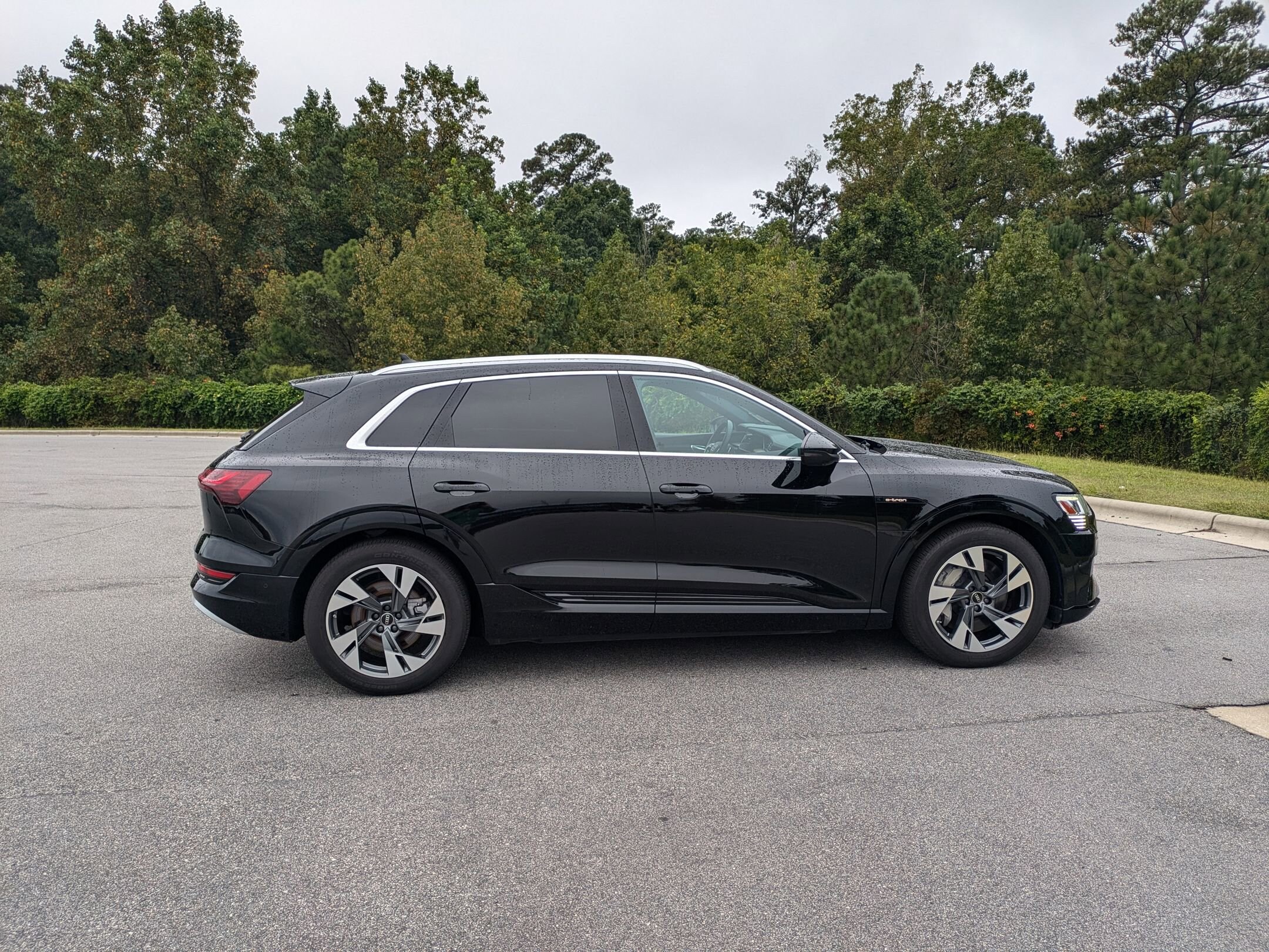 2022 Audi e-tron Premium Plus photo 4