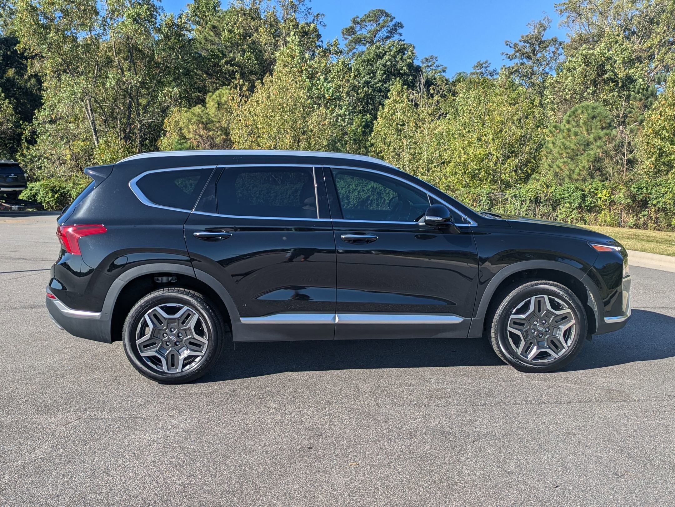 2023 Hyundai Santa Fe Limited photo 3