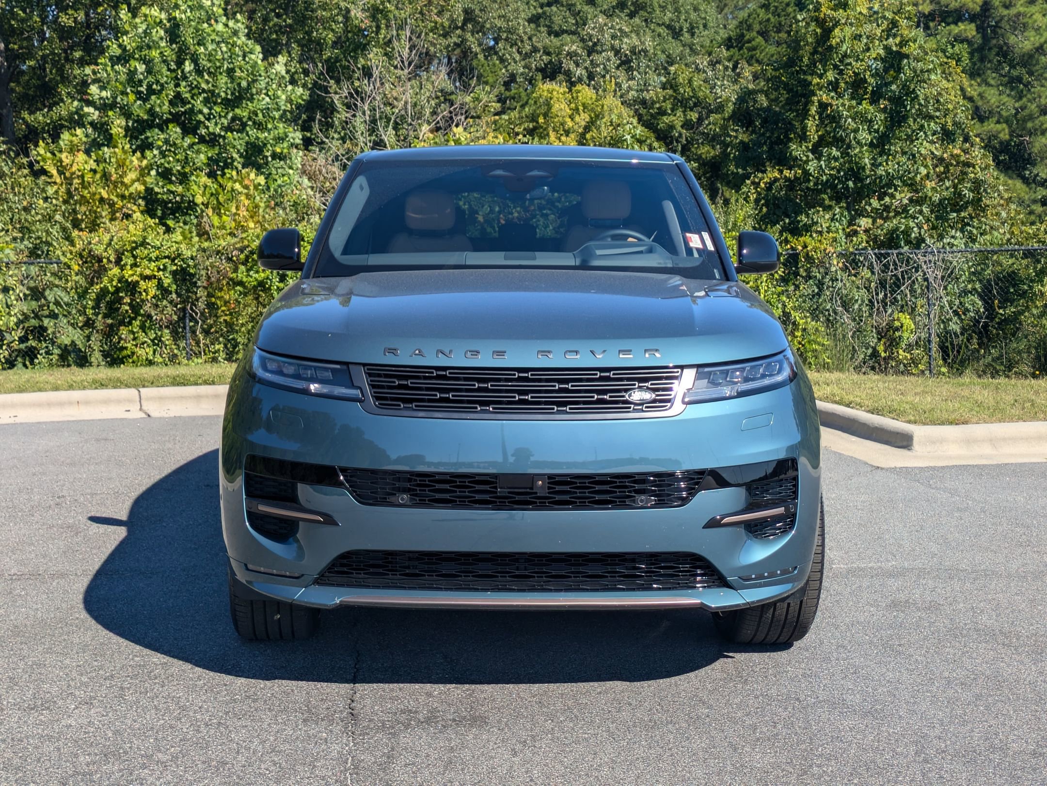 2025 Land Rover Range Rover Sport SE photo 2