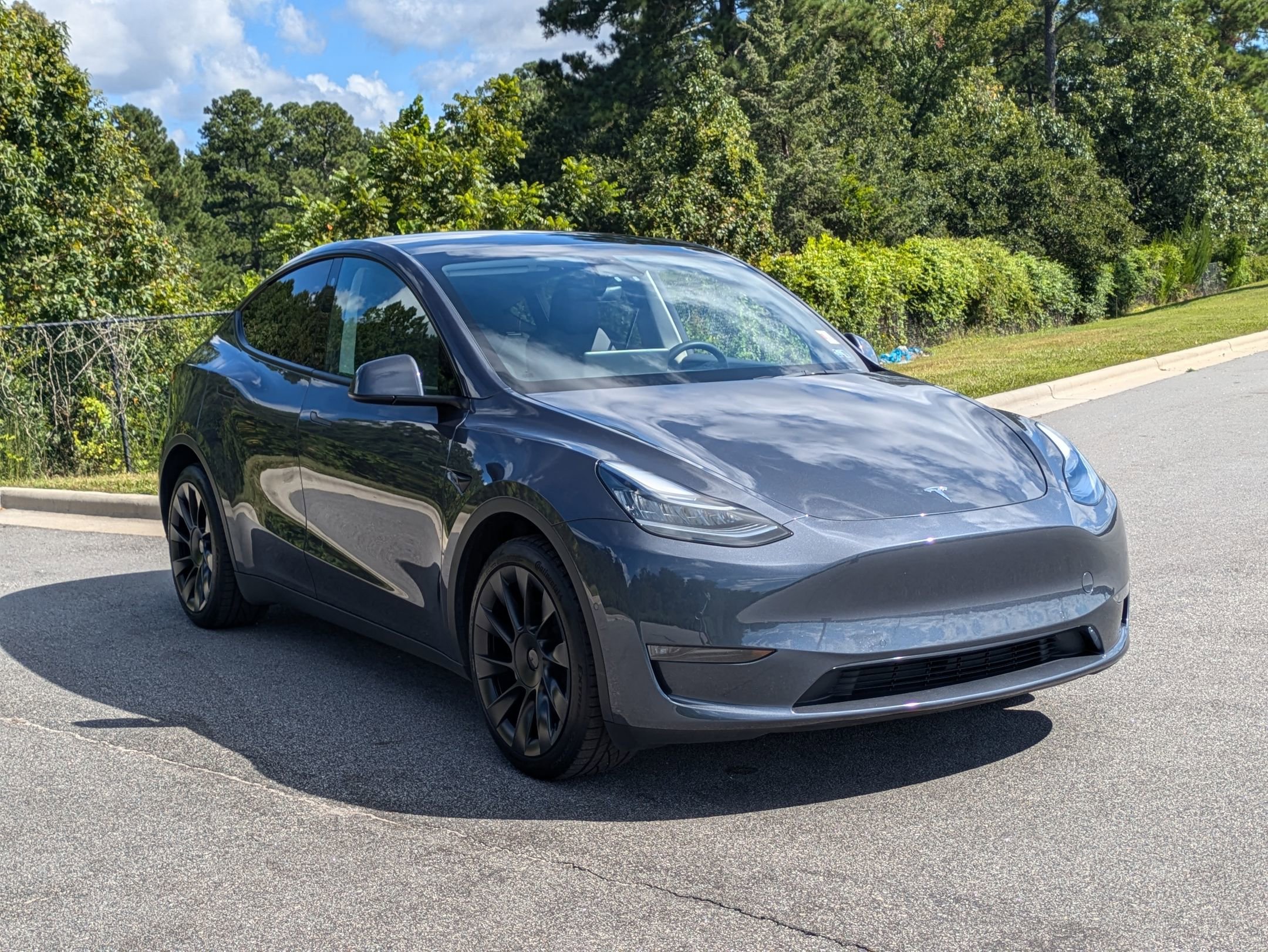 2022 Tesla Model Y Long Range photo 3