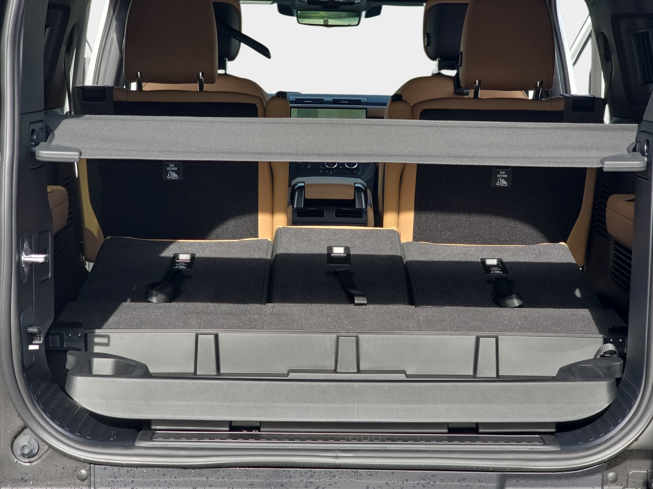 2026 Land Rover Defender X-Dynamic SE - Photo 13