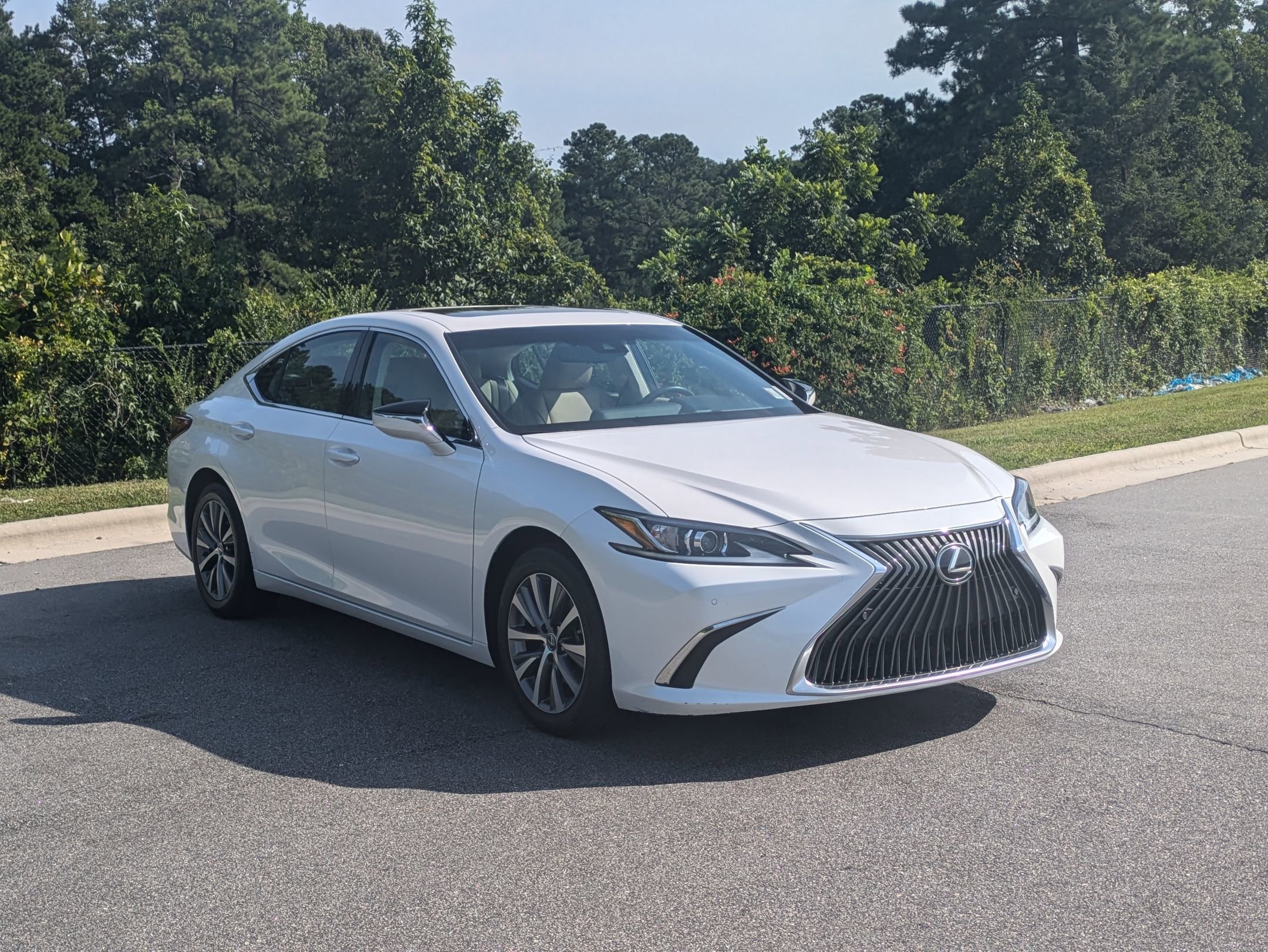 2021 Lexus ES 350 photo 3