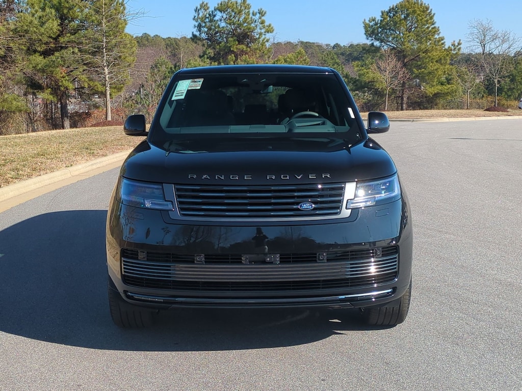 New 2026 Land Rover Range Rover SV Signature Suite SUV