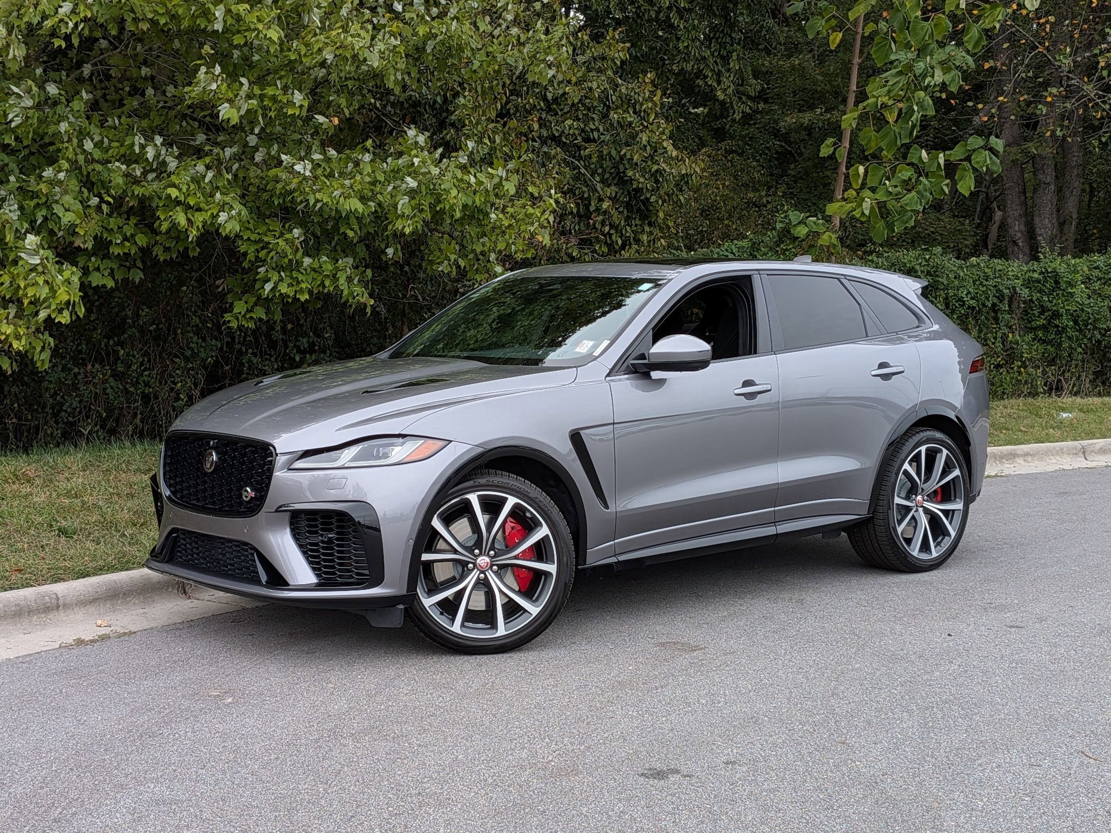 2023 Jaguar F-Pace SVR's photo