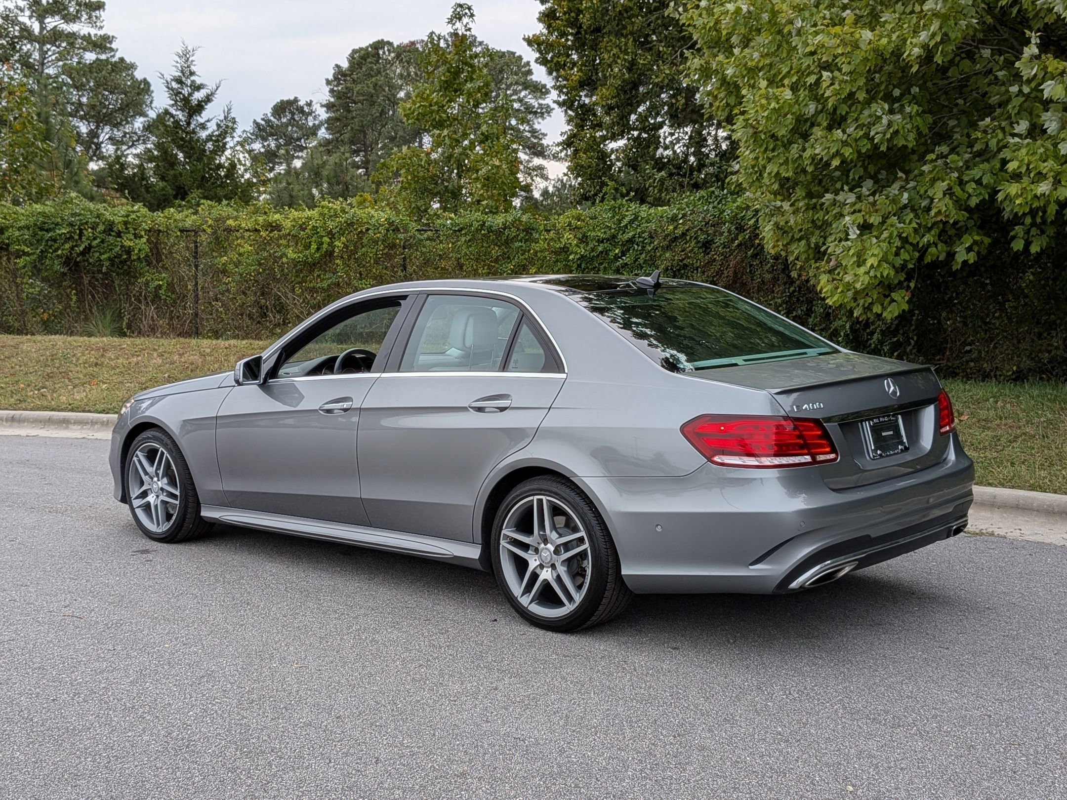2015 Mercedes Benz E 400 Sedan photo 4