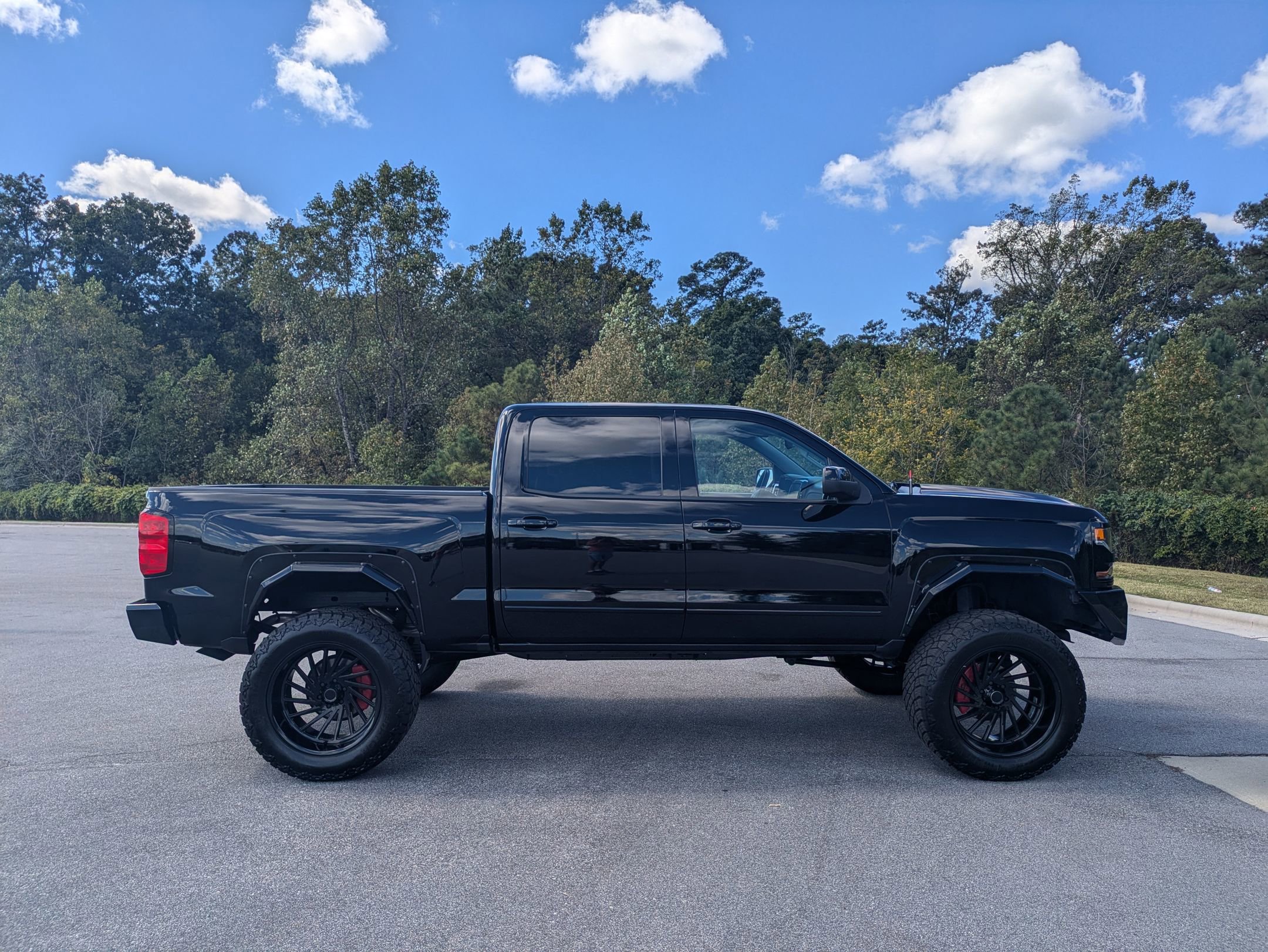 2018 Chevrolet Silverado 1500 LT photo 3
