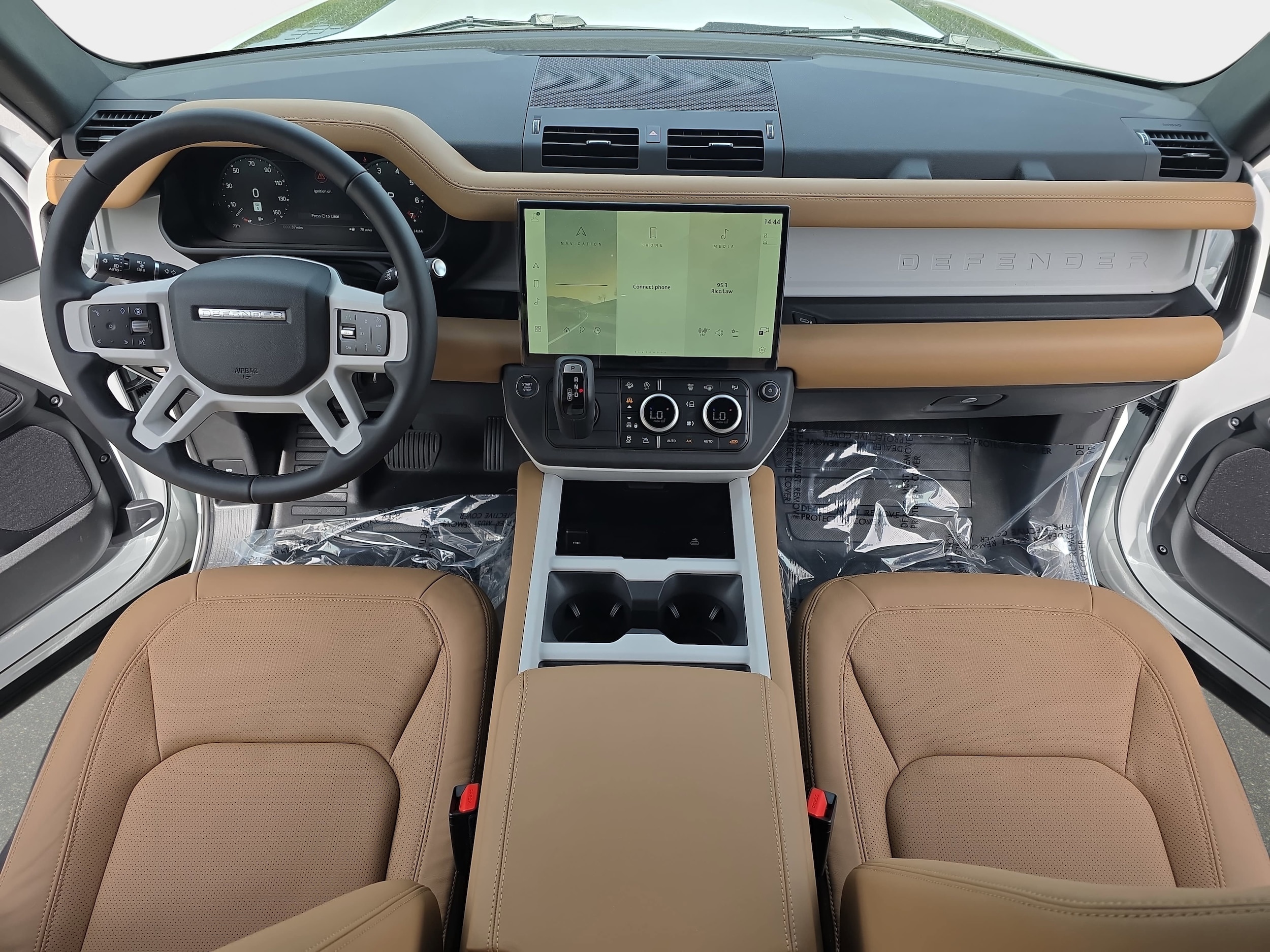 2026 Land Rover Defender X-Dynamic SE - Photo 9