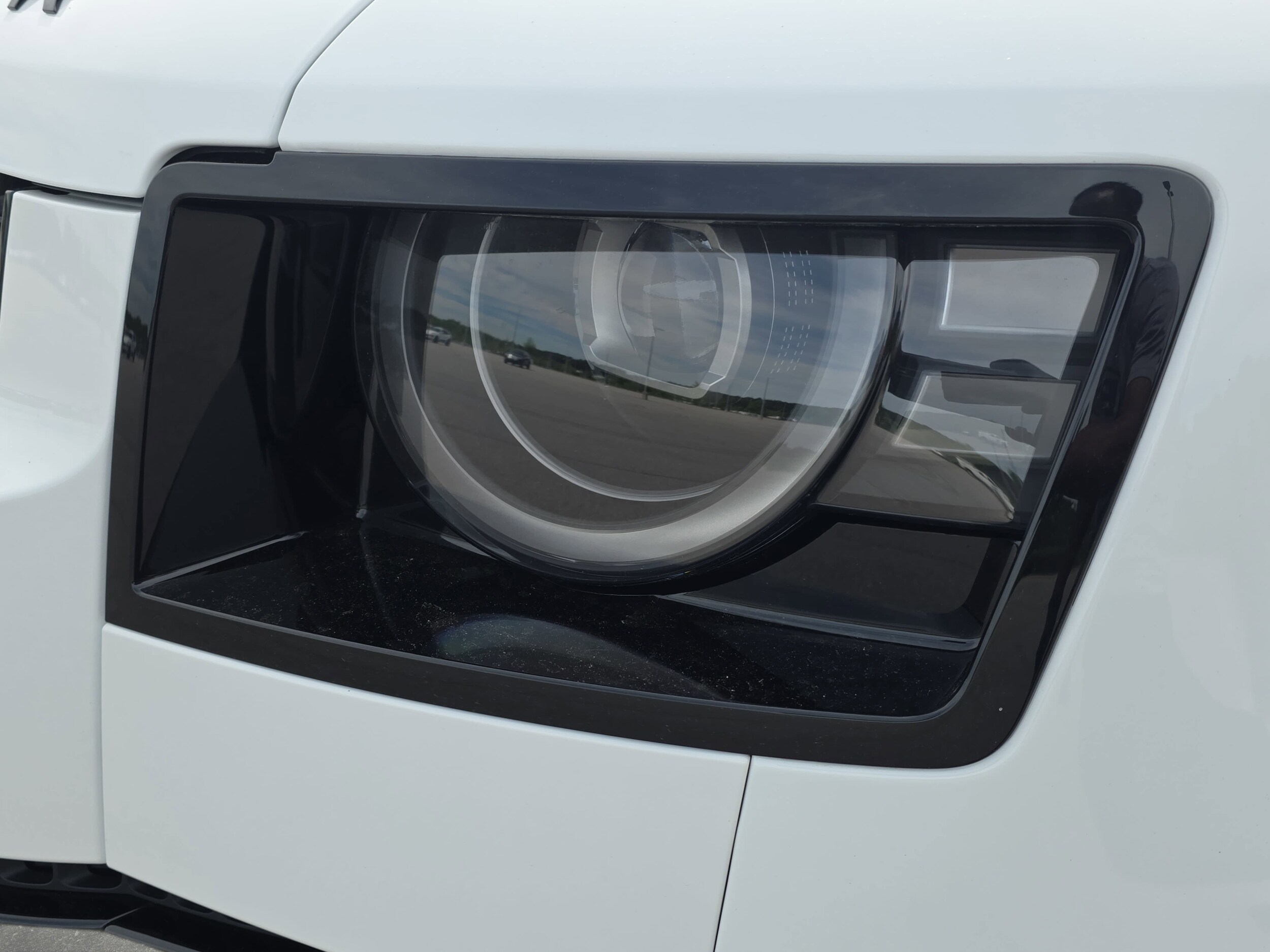 2026 Land Rover Defender X-Dynamic SE - Photo 33