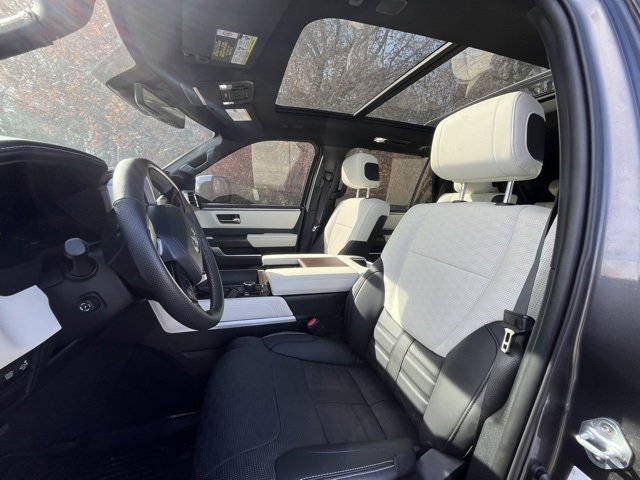 2024 Toyota Sequoia Capstone photo 3