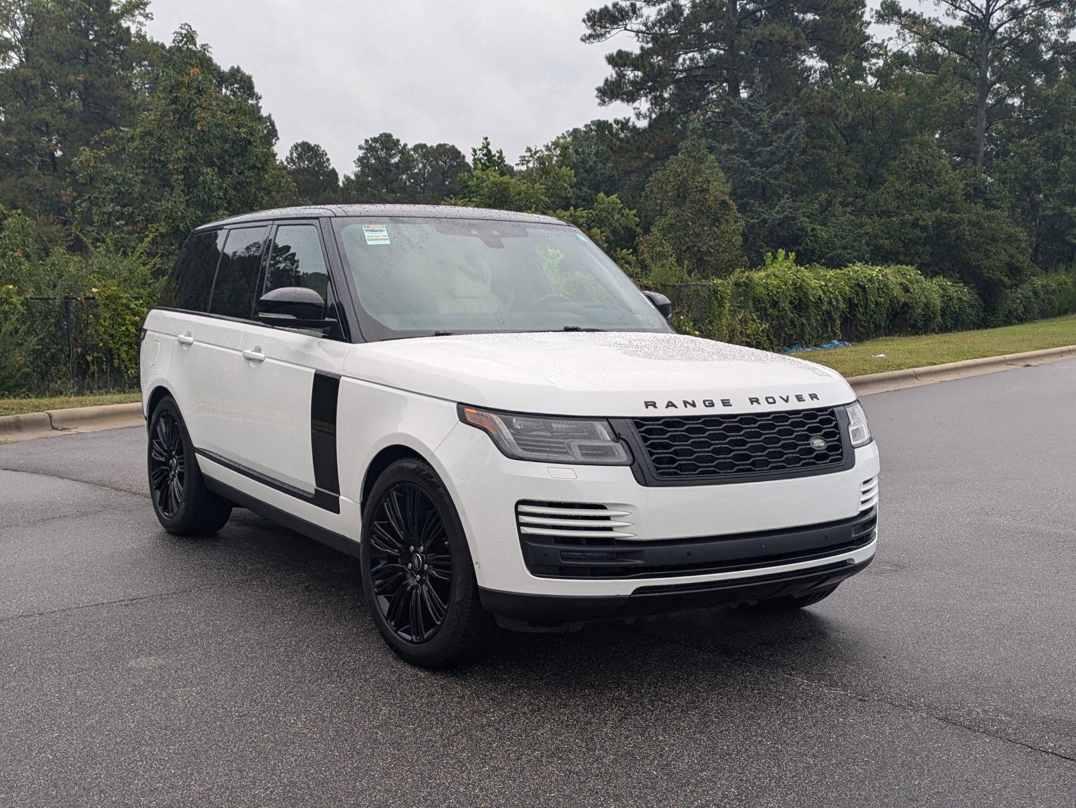 2021 Land Rover Range Rover P525 HSE HSE Westminster Edition photo 2