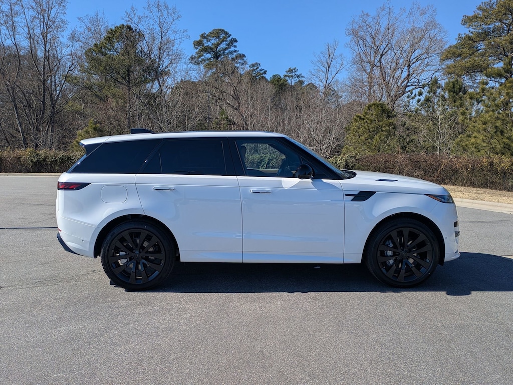 New 2026 Land Rover Range Rover Sport Dynamic SE SUV