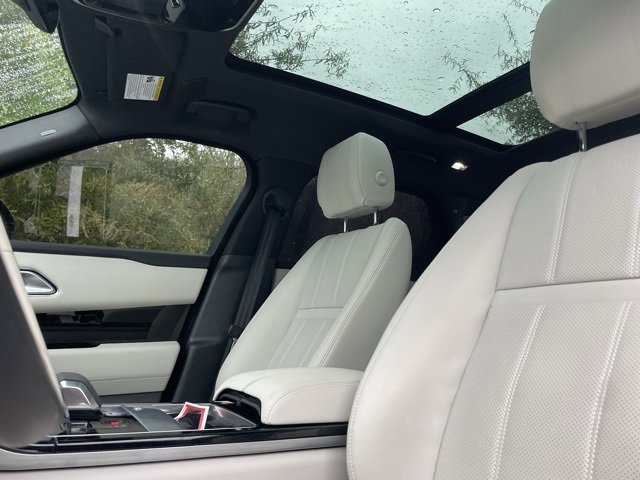 2022 Land Rover Range Rover Velar R-Dynamic S photo 3