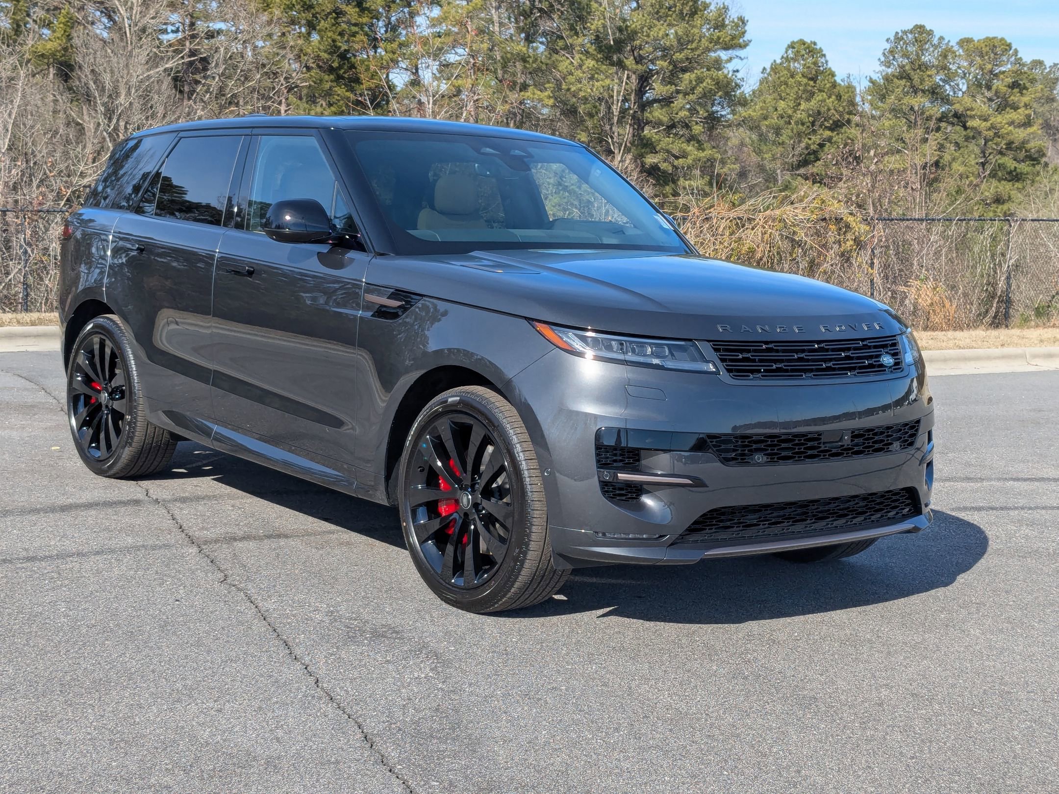 2025 Land Rover Range Rover Sport SE photo 3