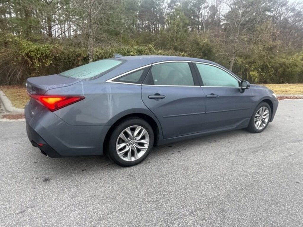 Used 2022 Toyota Avalon XLE Sedan
