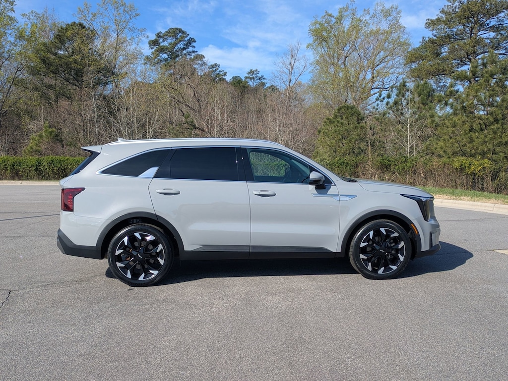 Used 2024 Kia Sorento EX SUV