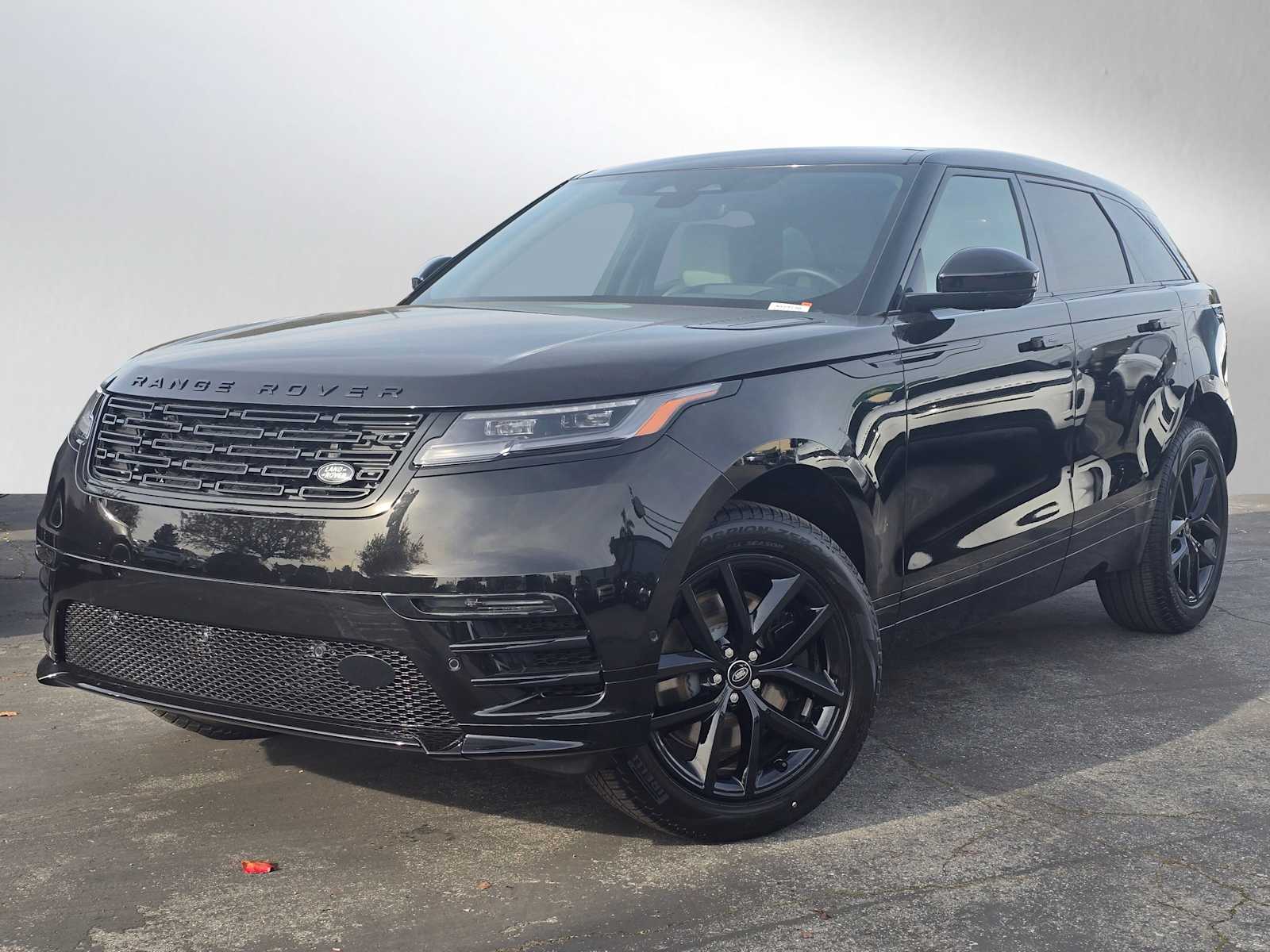 2026 Land Rover Range Rover Velar Dynamic SE