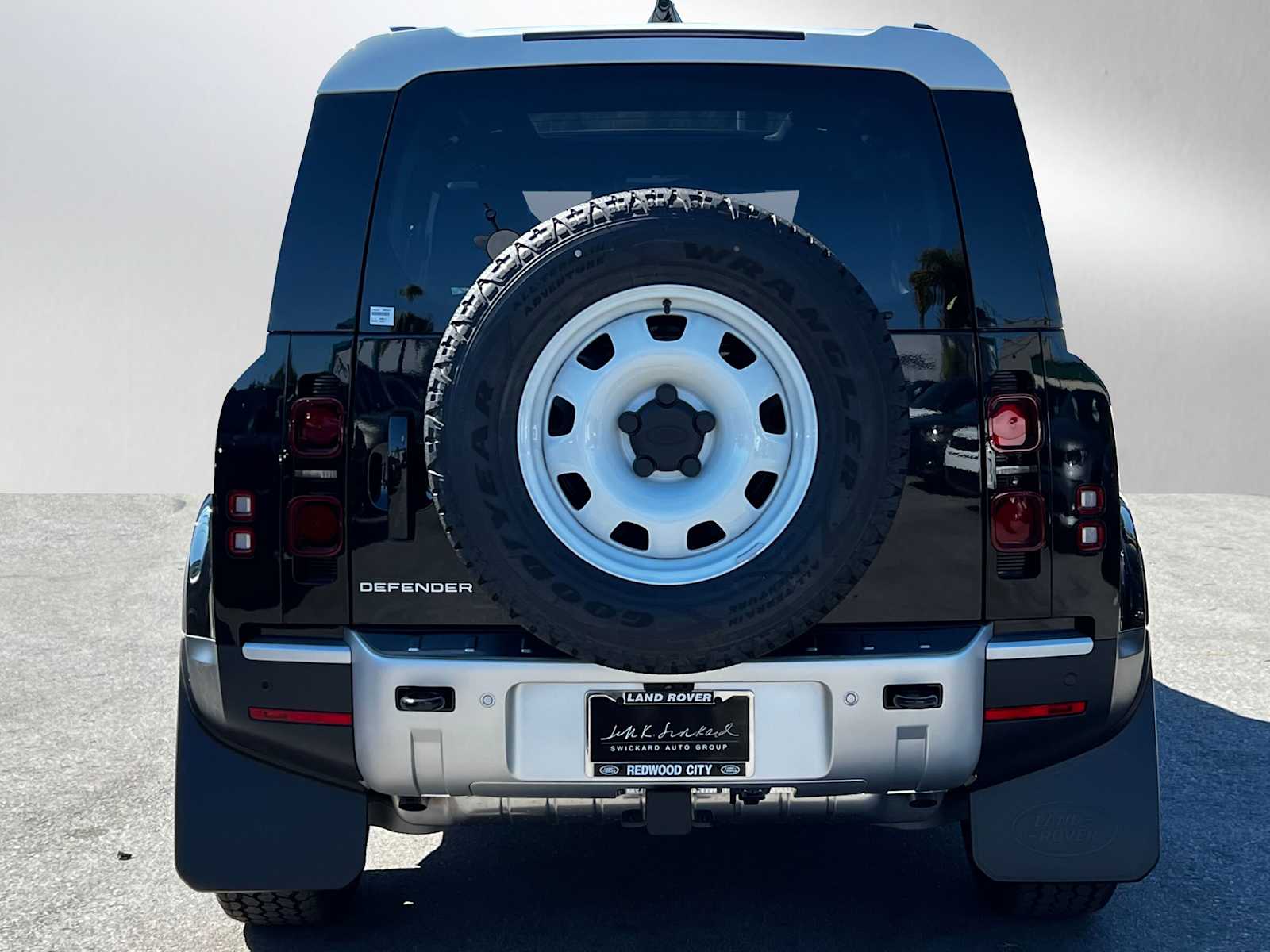 2024 Land Rover Defender S 110 photo 3