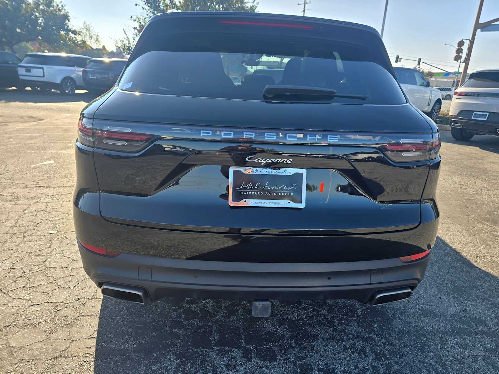 2023 Porsche Cayenne Platinum Edition photo 3