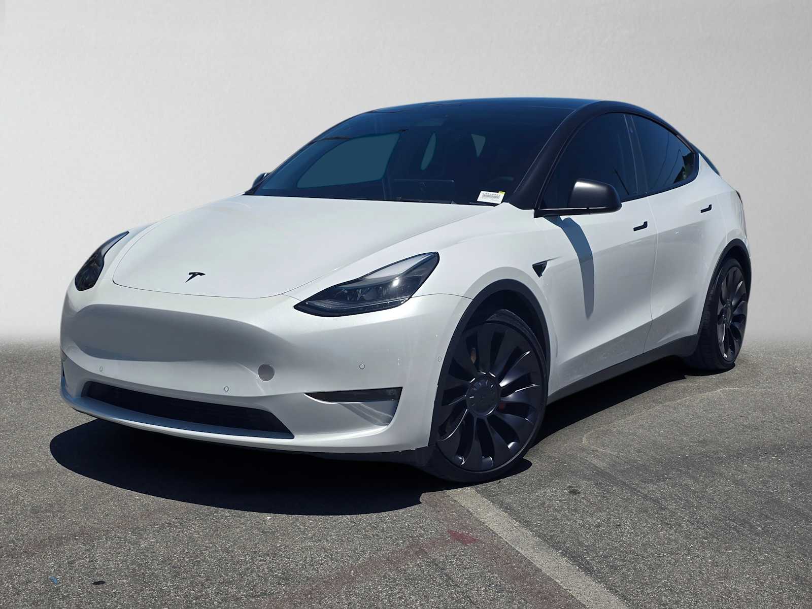 2022 Tesla Model Y Performance Dual Motor All-Wheel Drive's photo