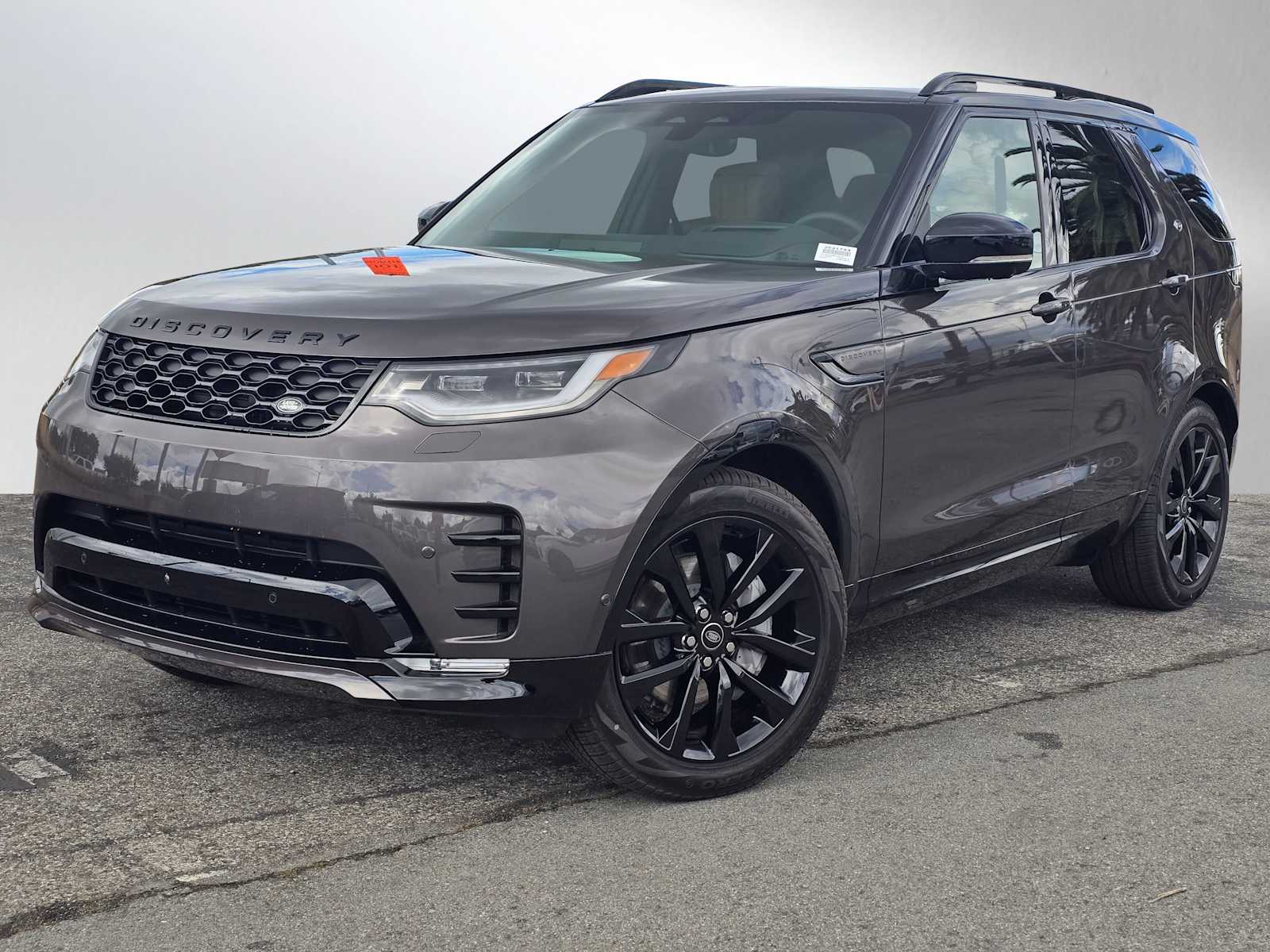 2026 Land Rover Discovery P300 Dynamic SE's photo