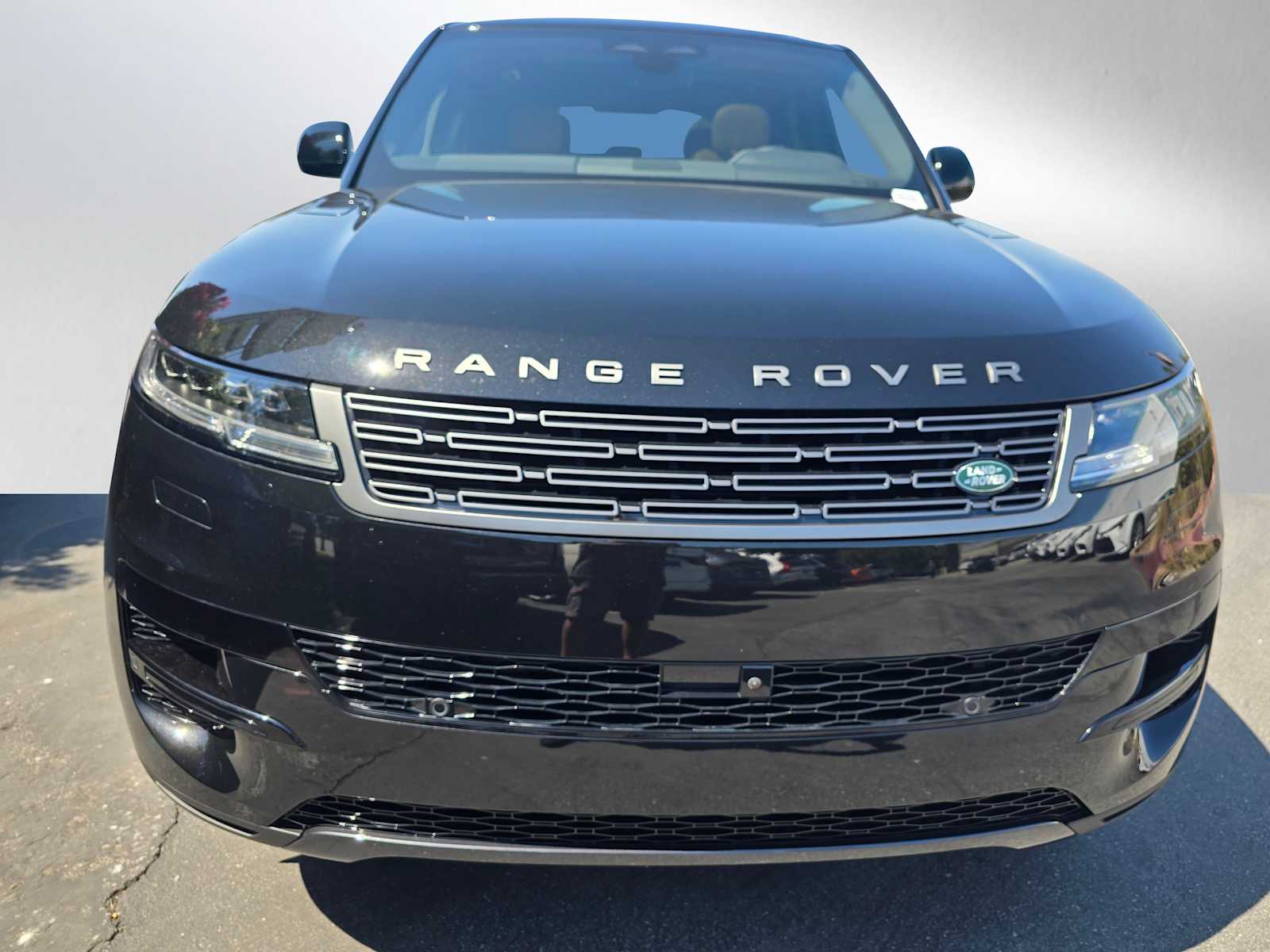 2025 Land Rover Range Rover Sport SE photo 2