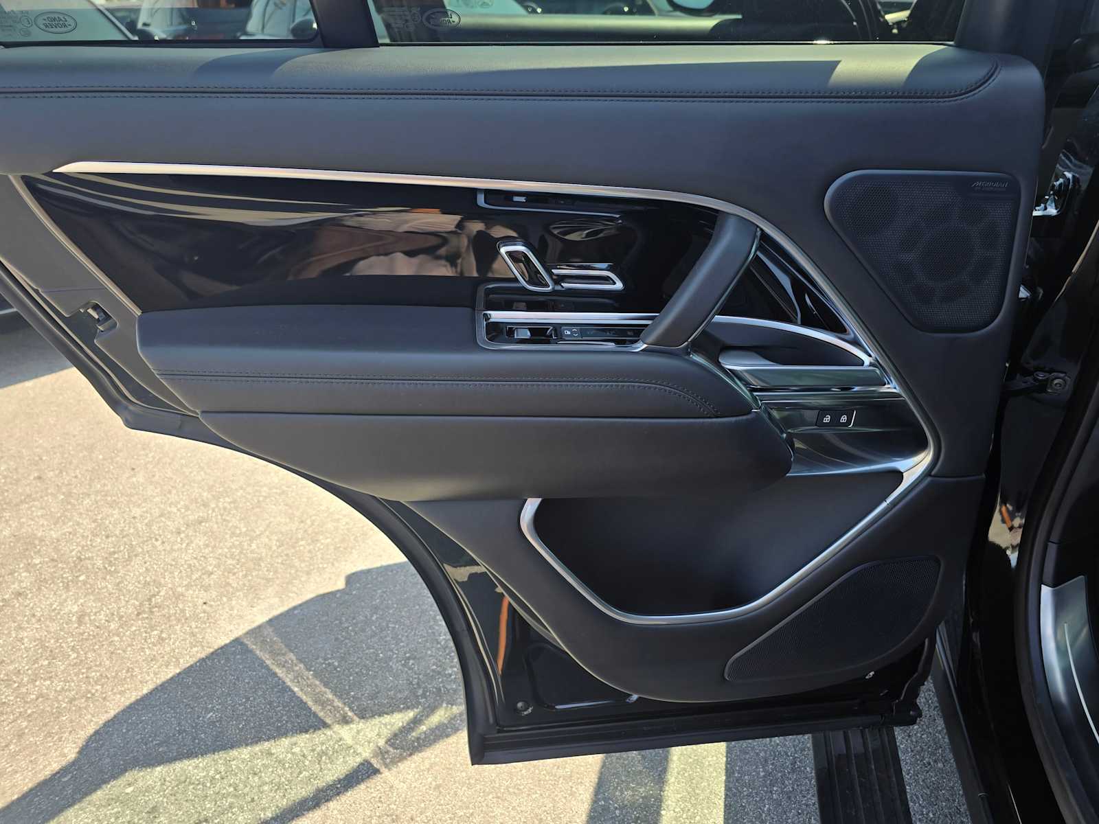 2025 Land Rover Range Rover SE - Photo 19