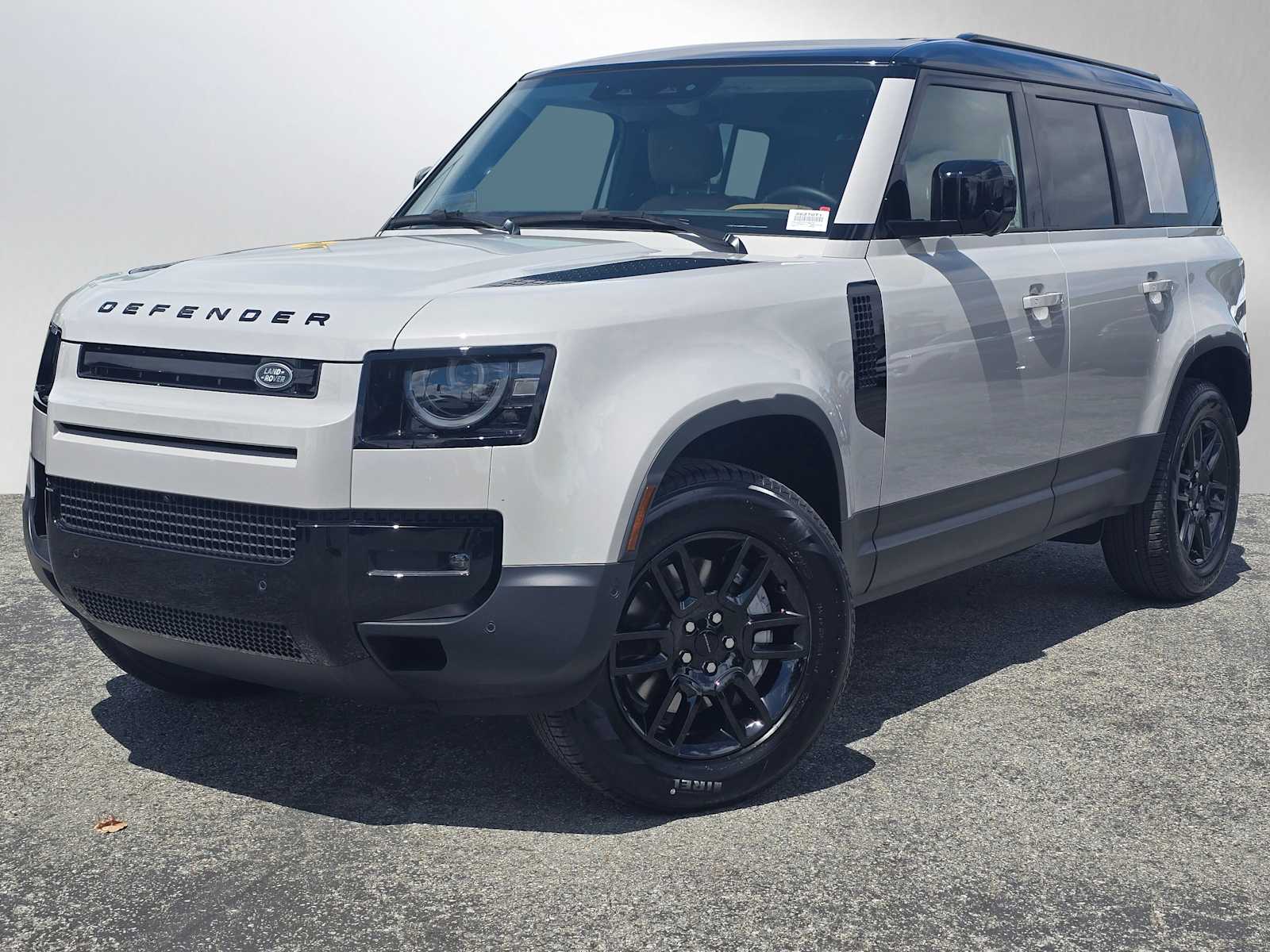 2026 Land Rover Defender 110 S P300's photo