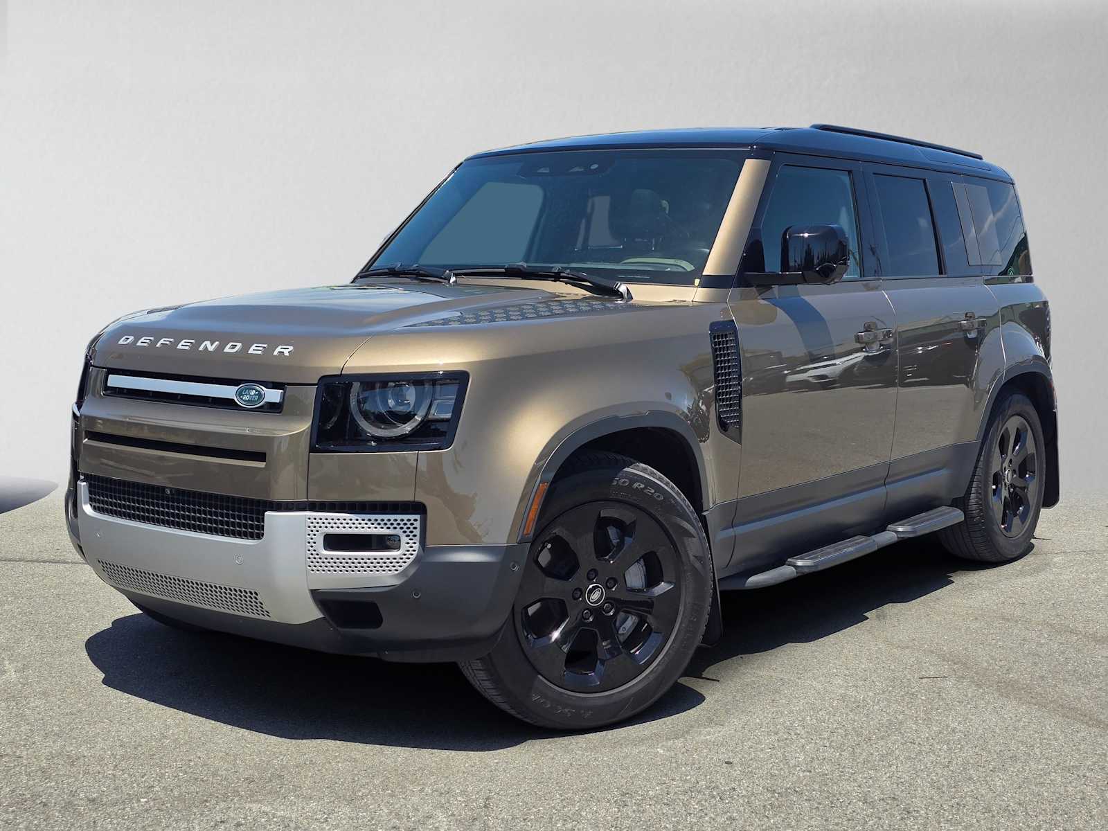 2025 Land Rover Defender 110 S P400's photo