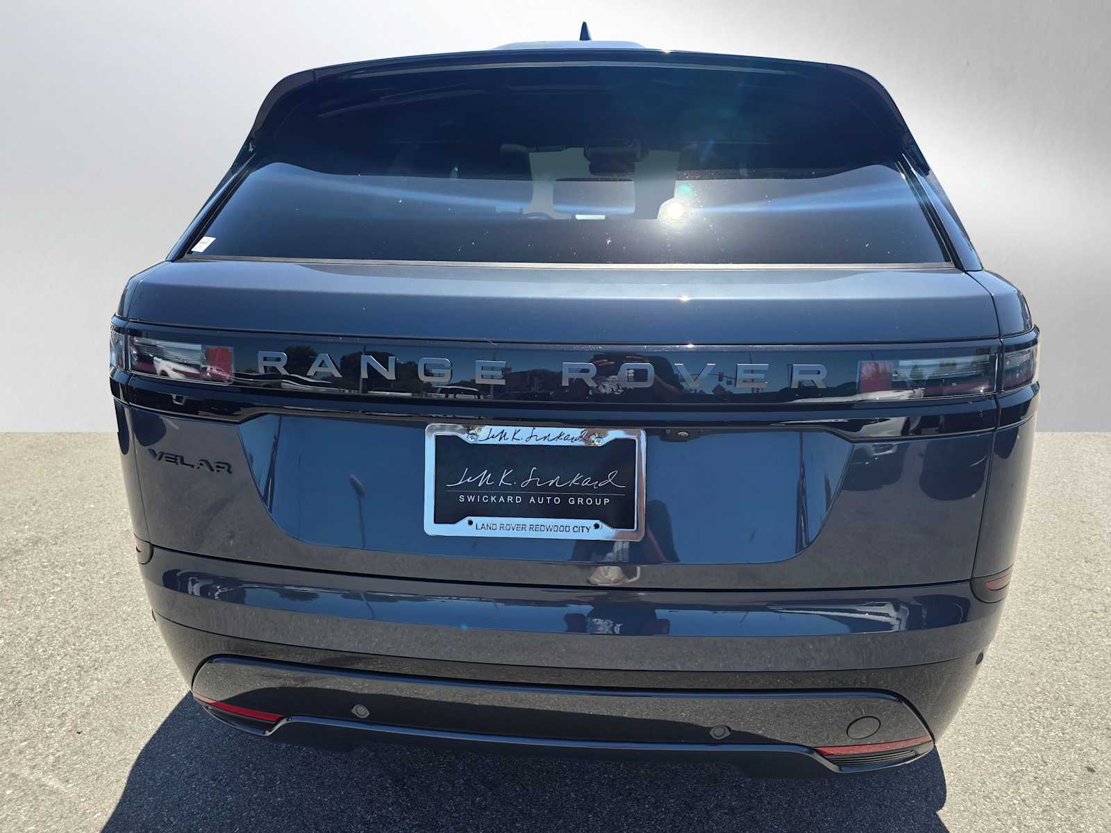 2026 Land Rover Range Rover Velar SE photo 4