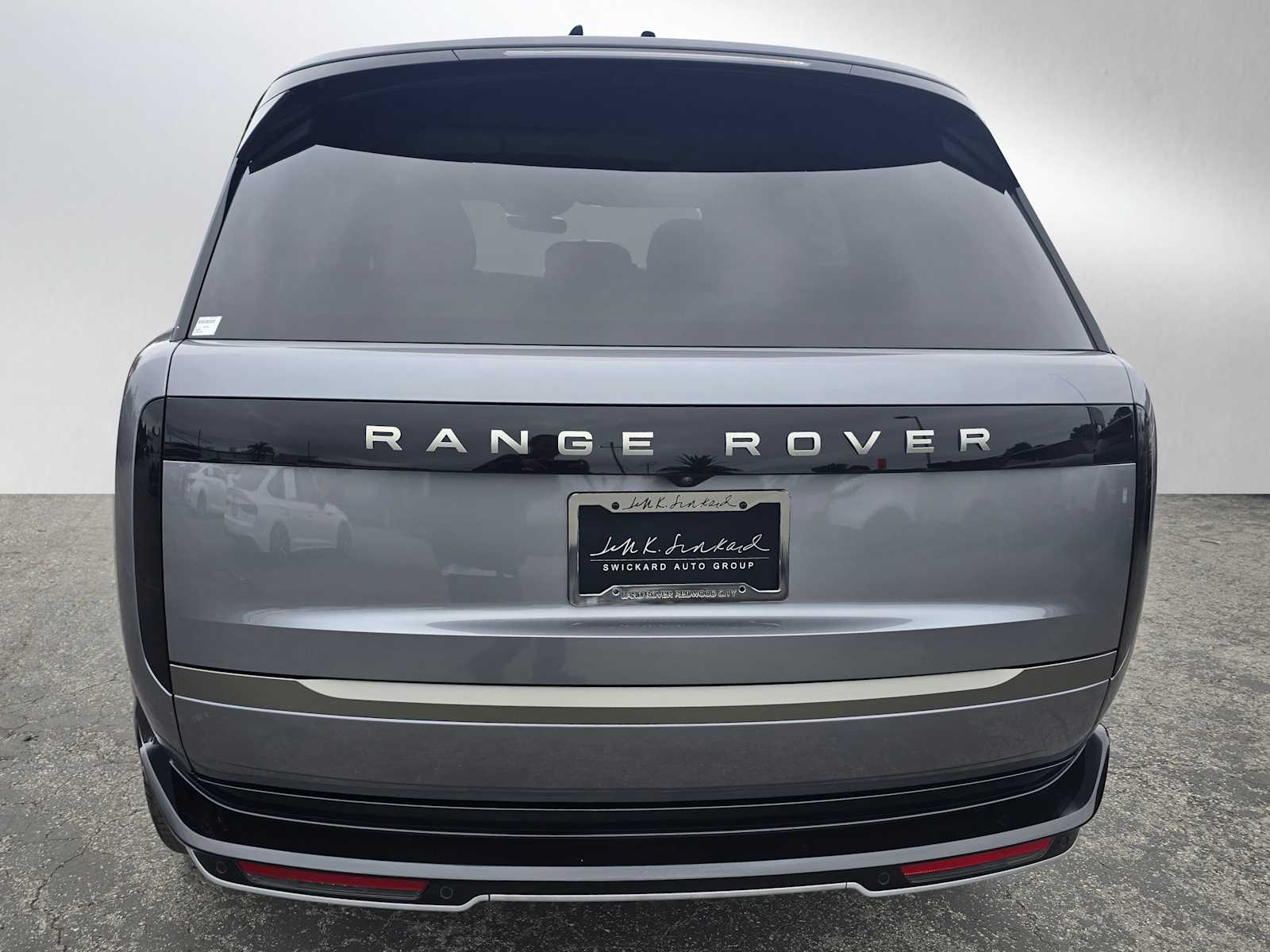 2025 Land Rover Range Rover SE photo 2