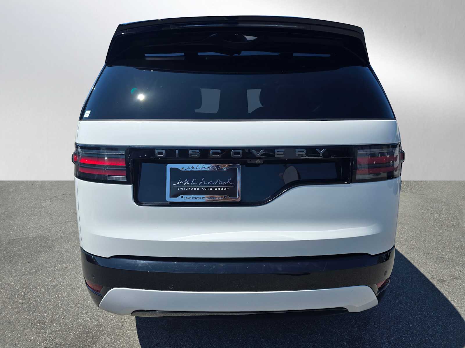 2024 Land Rover Discovery SE photo 4