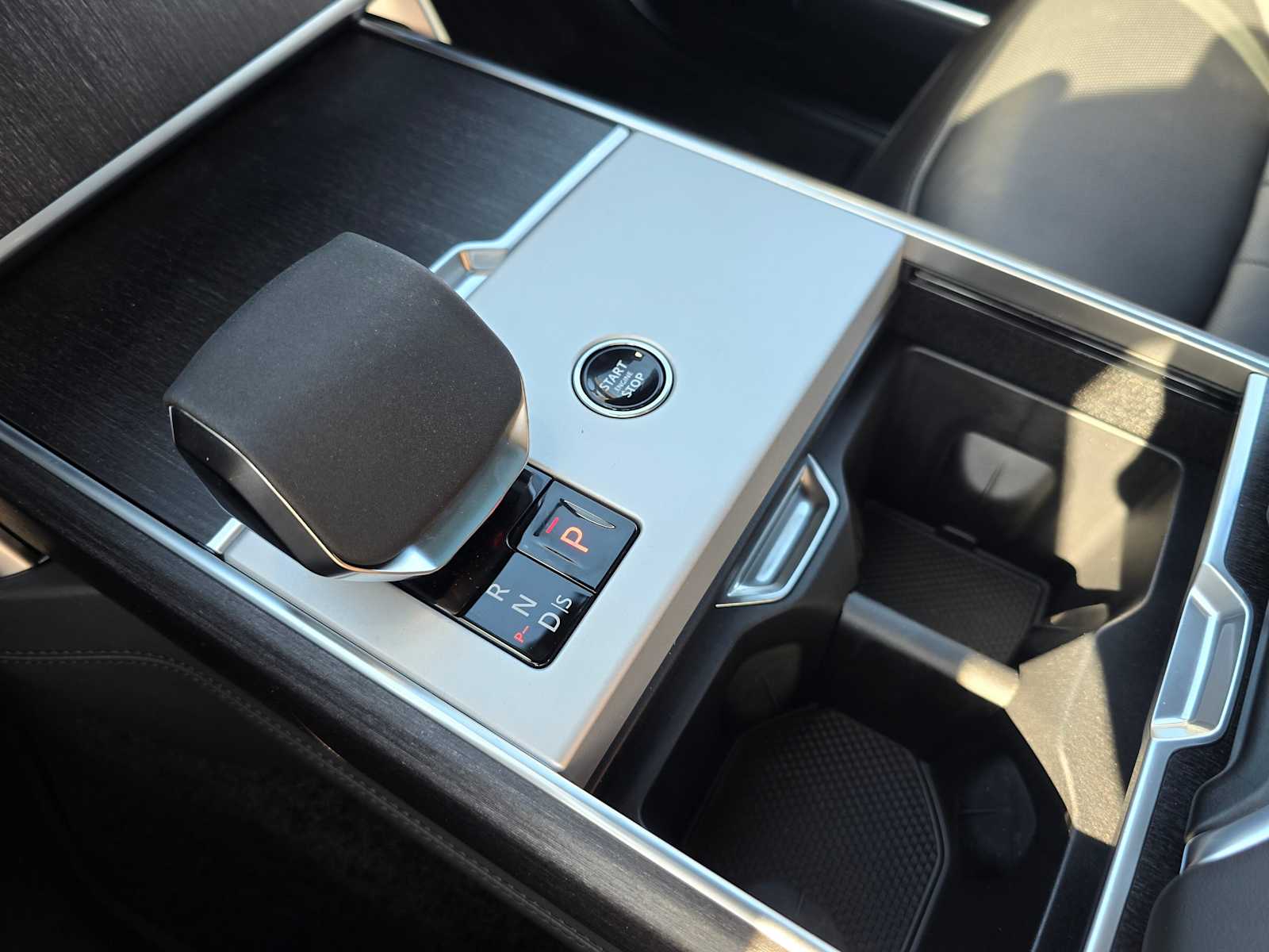 2025 Land Rover Range Rover SE - Photo 30
